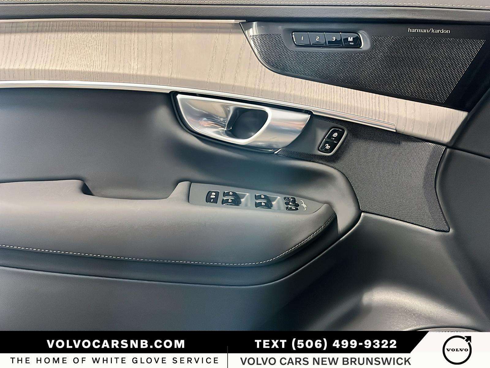 2026 Volvo XC90 B6 Ultra Bright Theme thumb 12