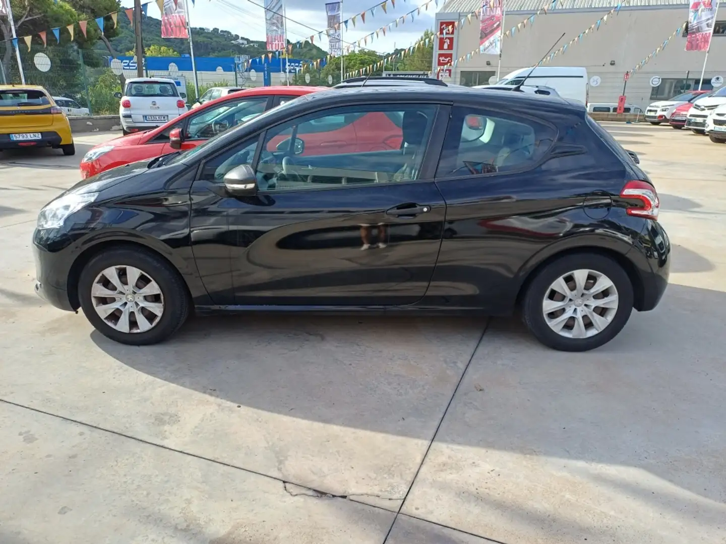 Peugeot 208 1.0 VTi Active Schwarz - 2