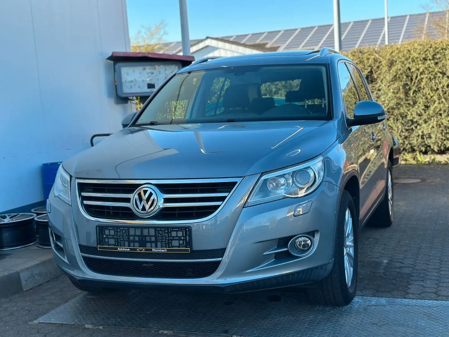 Volkswagen Tiguan Sport  1-HAND/ HU- NEU/AHK/ALLRAD 4x4 Grau - 2