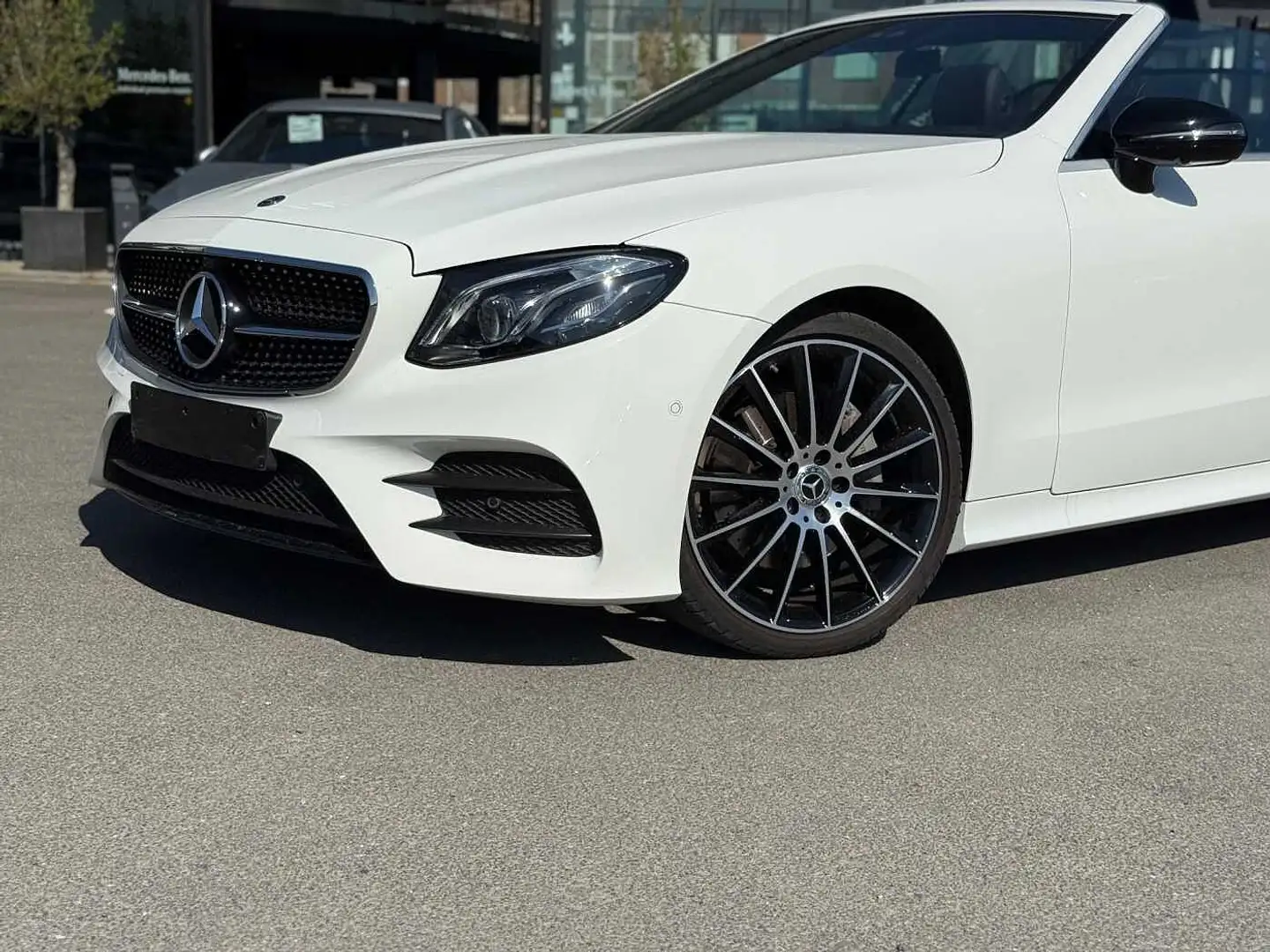 Mercedes-Benz E 220 d Cabriolet Blanc - 2
