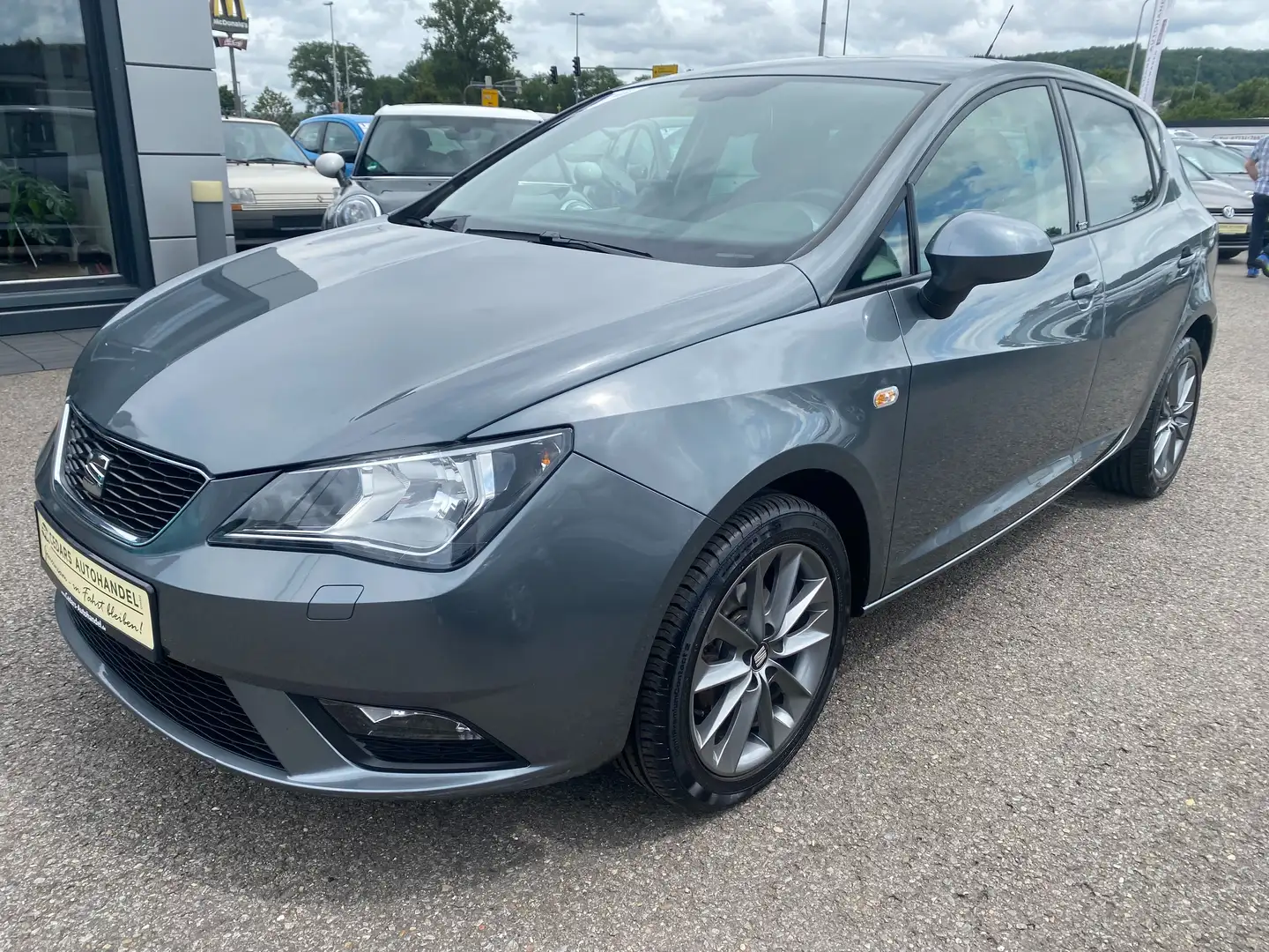 SEAT Ibiza 1.2 TSI i-Tech 1.Hand Navi Tempomat Einparkhilfe Grau - 1