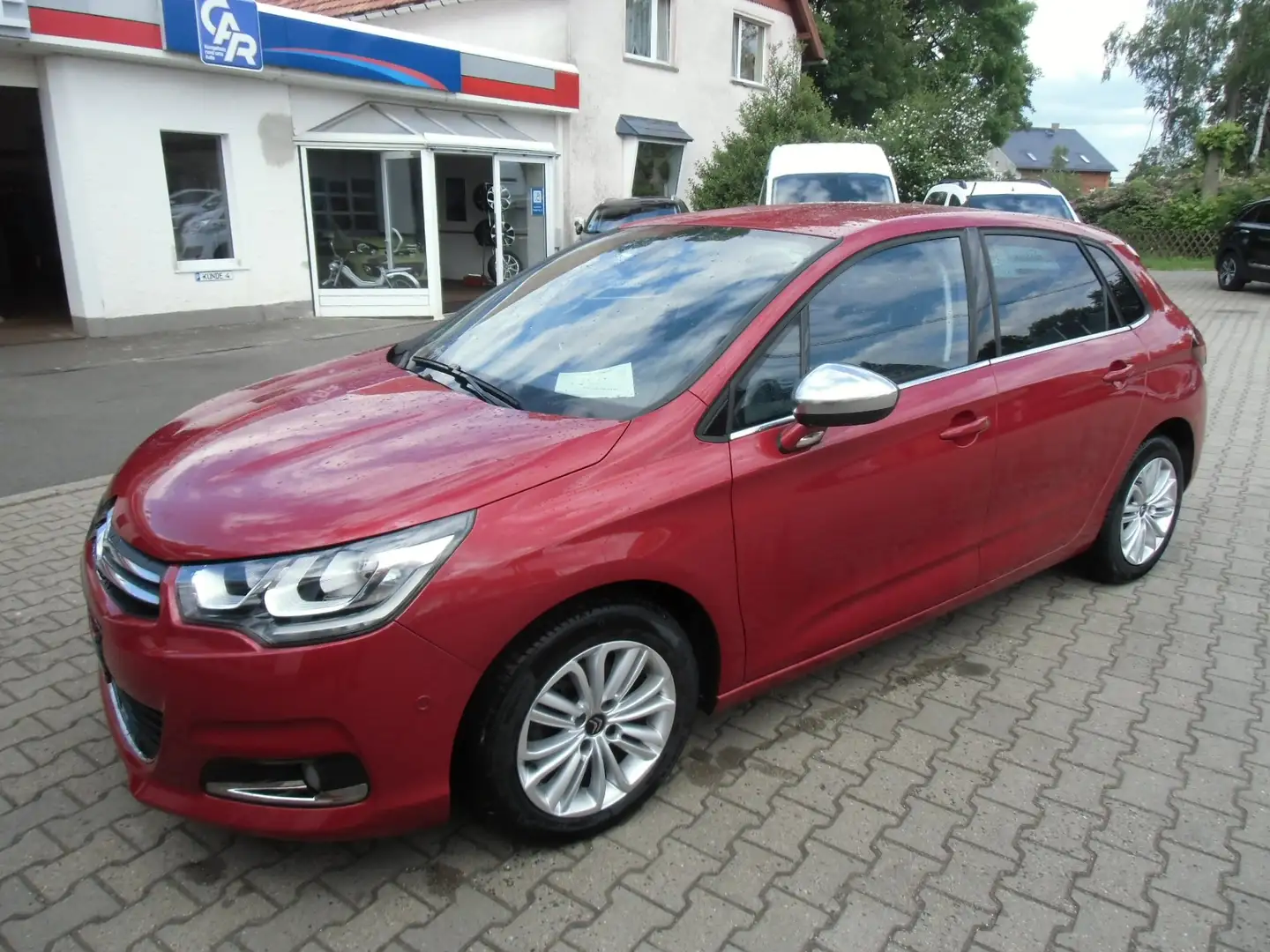 Citroen C4 BlueHDi 120 Stop&Start Navi Sitzheizung Klimaautom Rot - 1