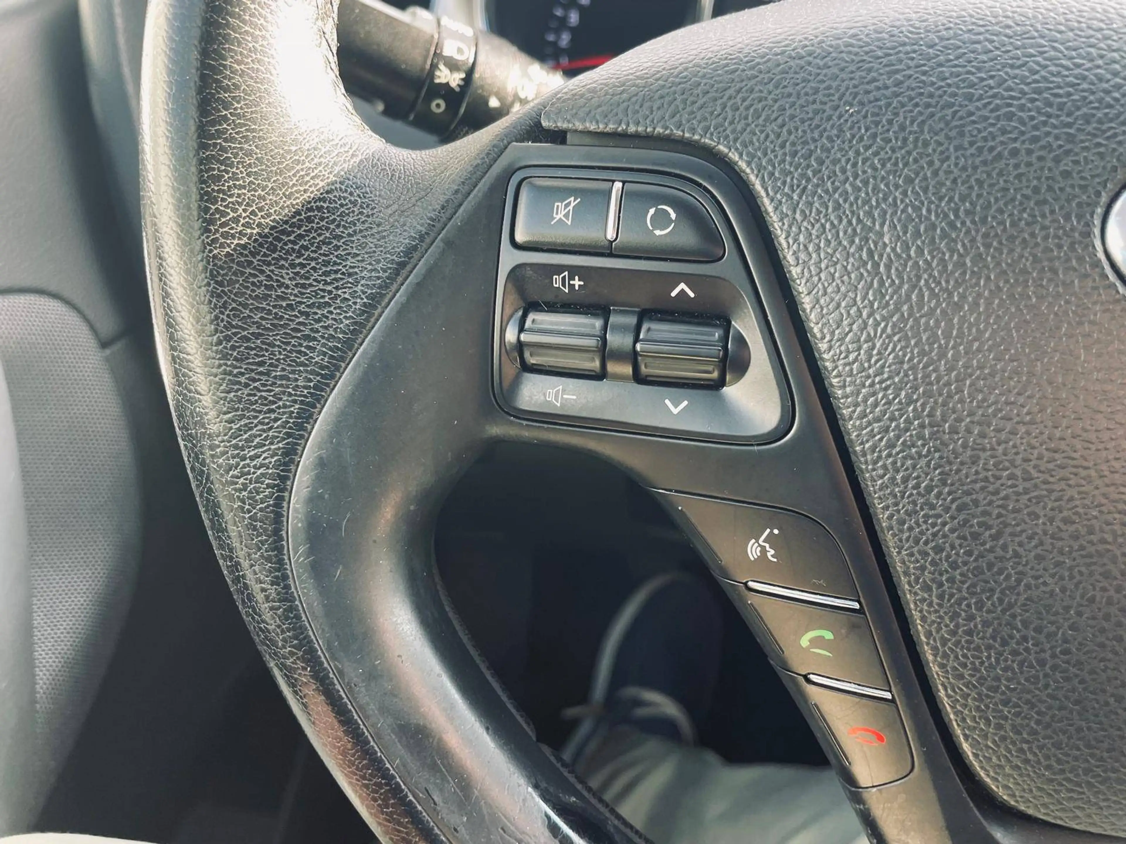 Kia Ceed / cee'd Cee'd 1.4i Fusion Clim Gps Camera 1er Propriétaire Carnet — photo 4