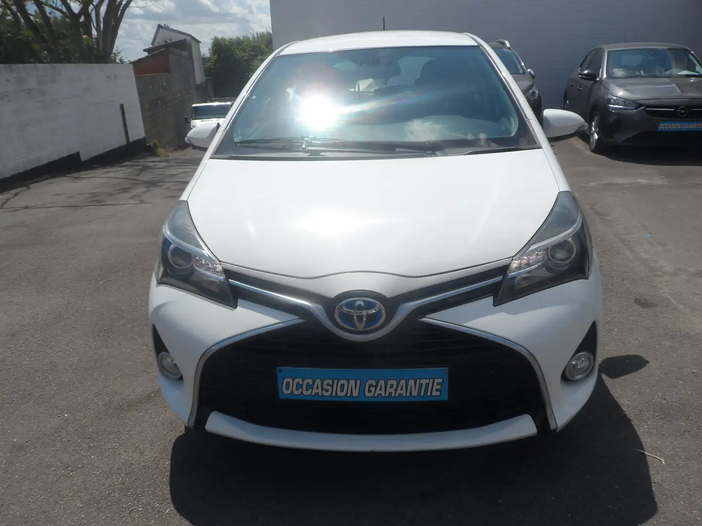 Toyota Yaris 1.5 HYBRID Blanco - 2