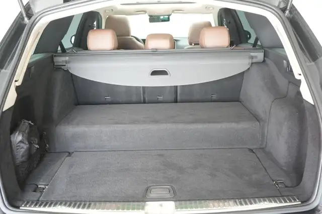 Mercedes-Benz E-Class view 7