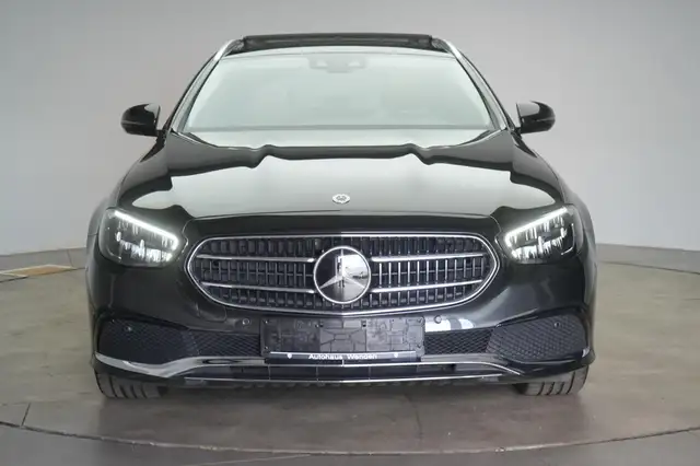 Mercedes-Benz E-Class view 2