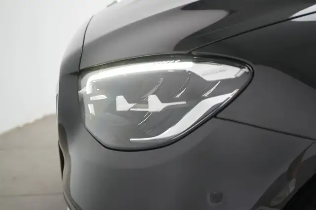 Mercedes-Benz E-Class view 12