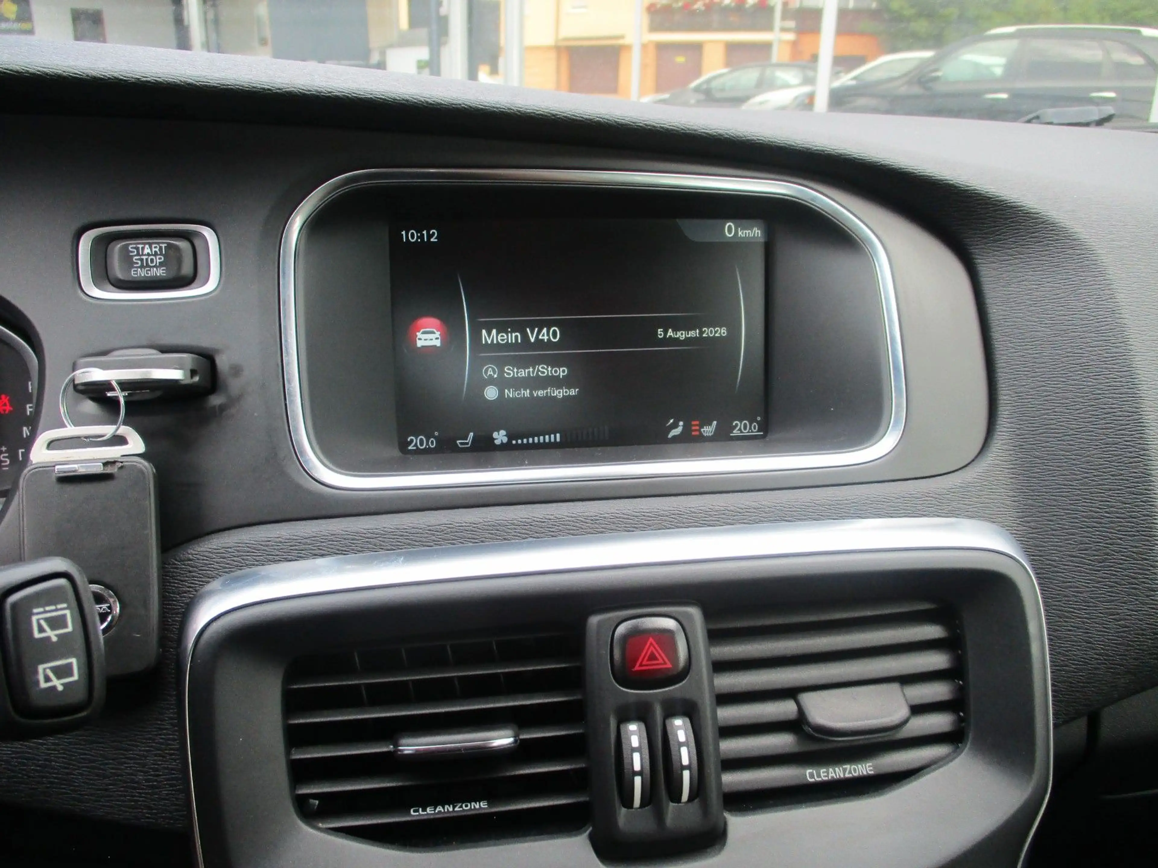 Volvo V40 Momentum — photo 15
