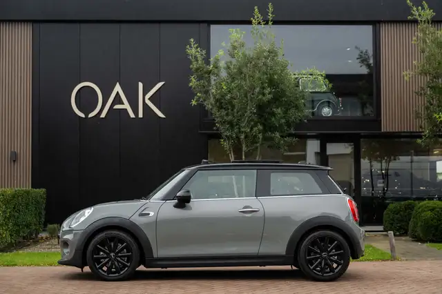 MINI Cooper 3-Deurs 1.5 | Navigatie | Panorama | Half Leder |