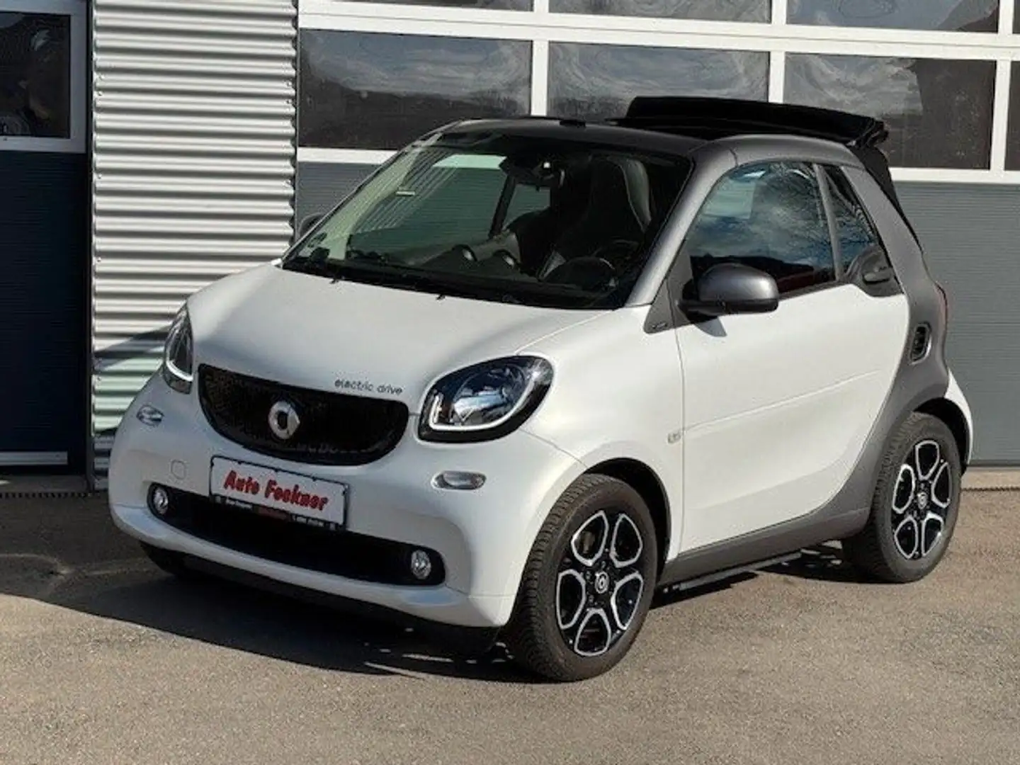 smart forTwo fortwo cabrio electric drive / EQ Gris - 1