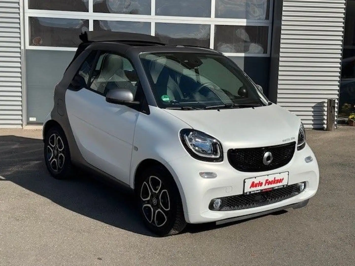 smart forTwo fortwo cabrio electric drive / EQ Gris - 2