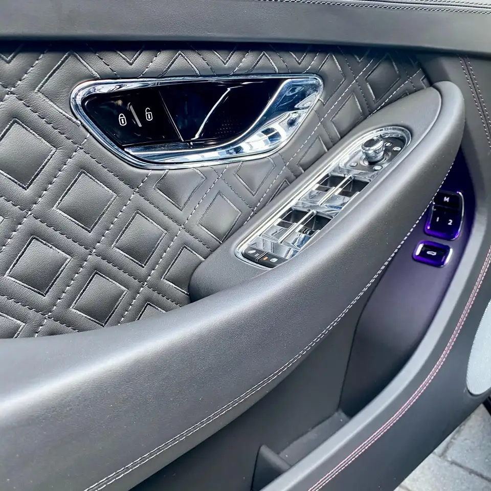 Bentley Continental GTC 2022 — фото 10