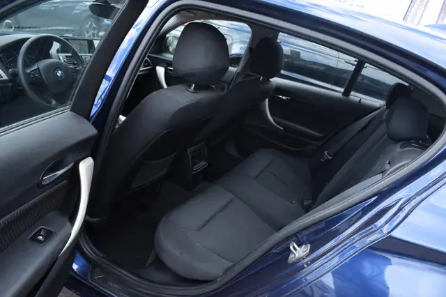 BMW 1 Series view 8
