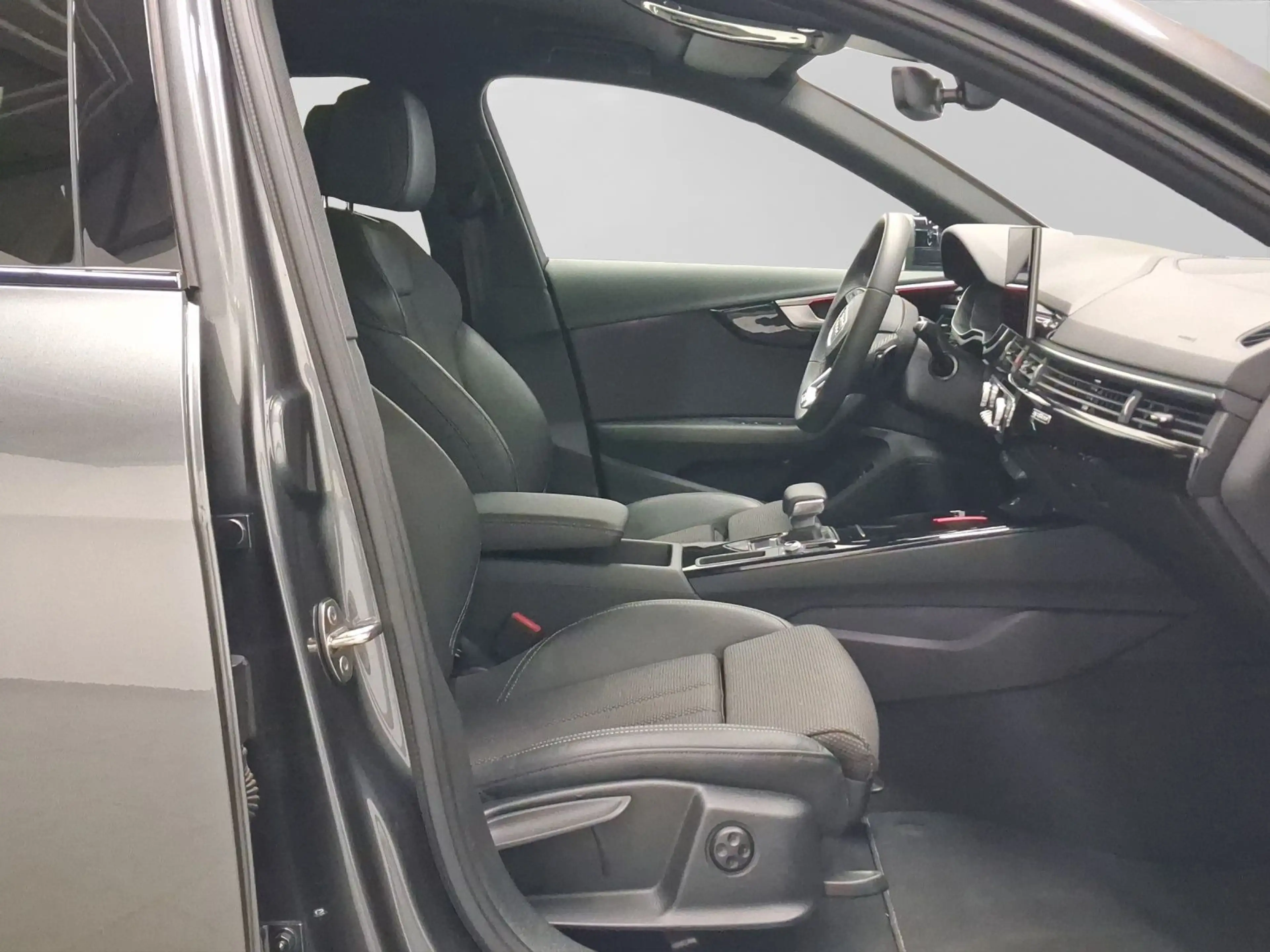Audi A4 40 TFSI Q 2x S LINE LLM19 KAMERA NAVI+ — photo 4