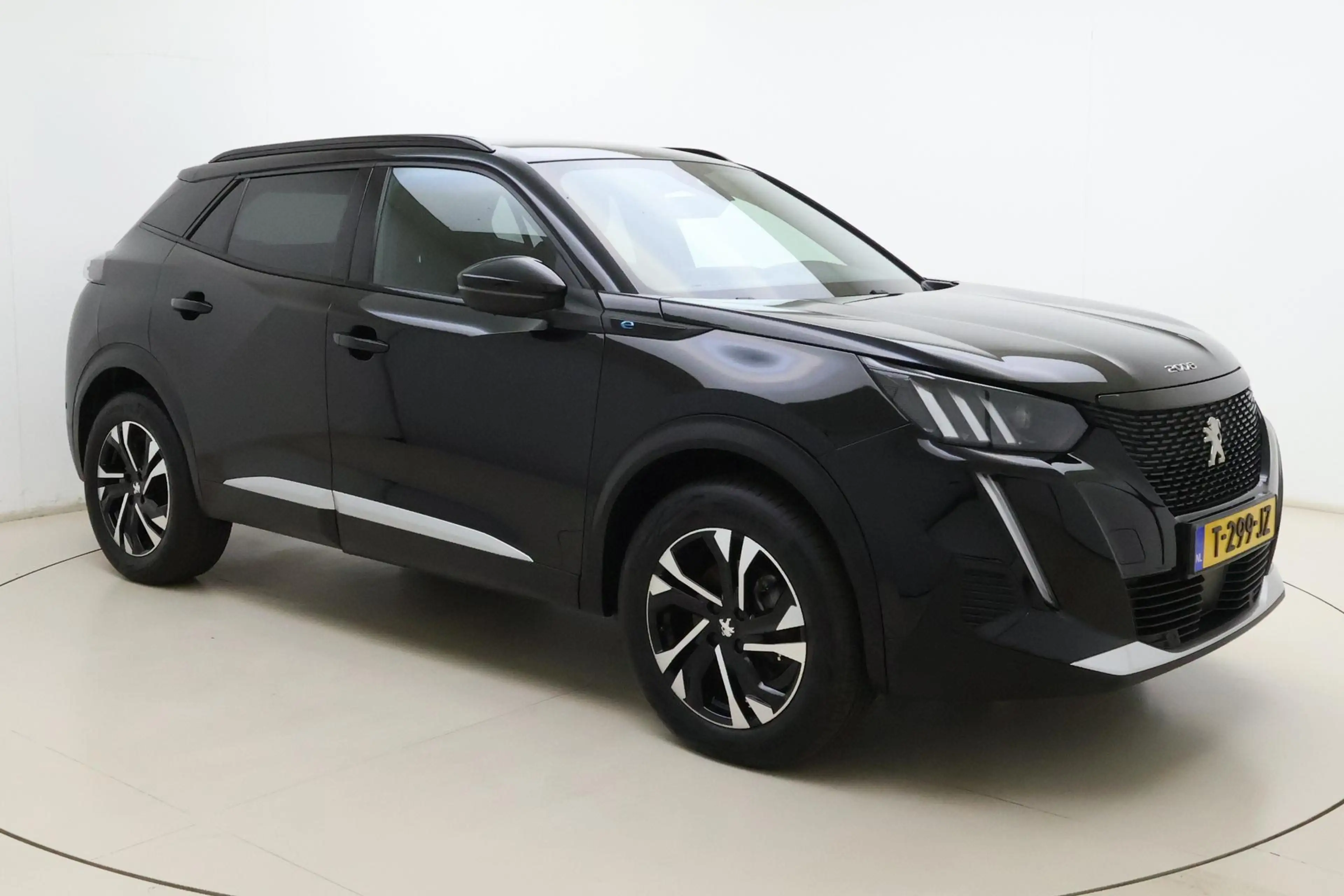 Peugeot e-2008 EV GT 50 kWh BTW auto! l Camera l Keyless l LED l — photo 8