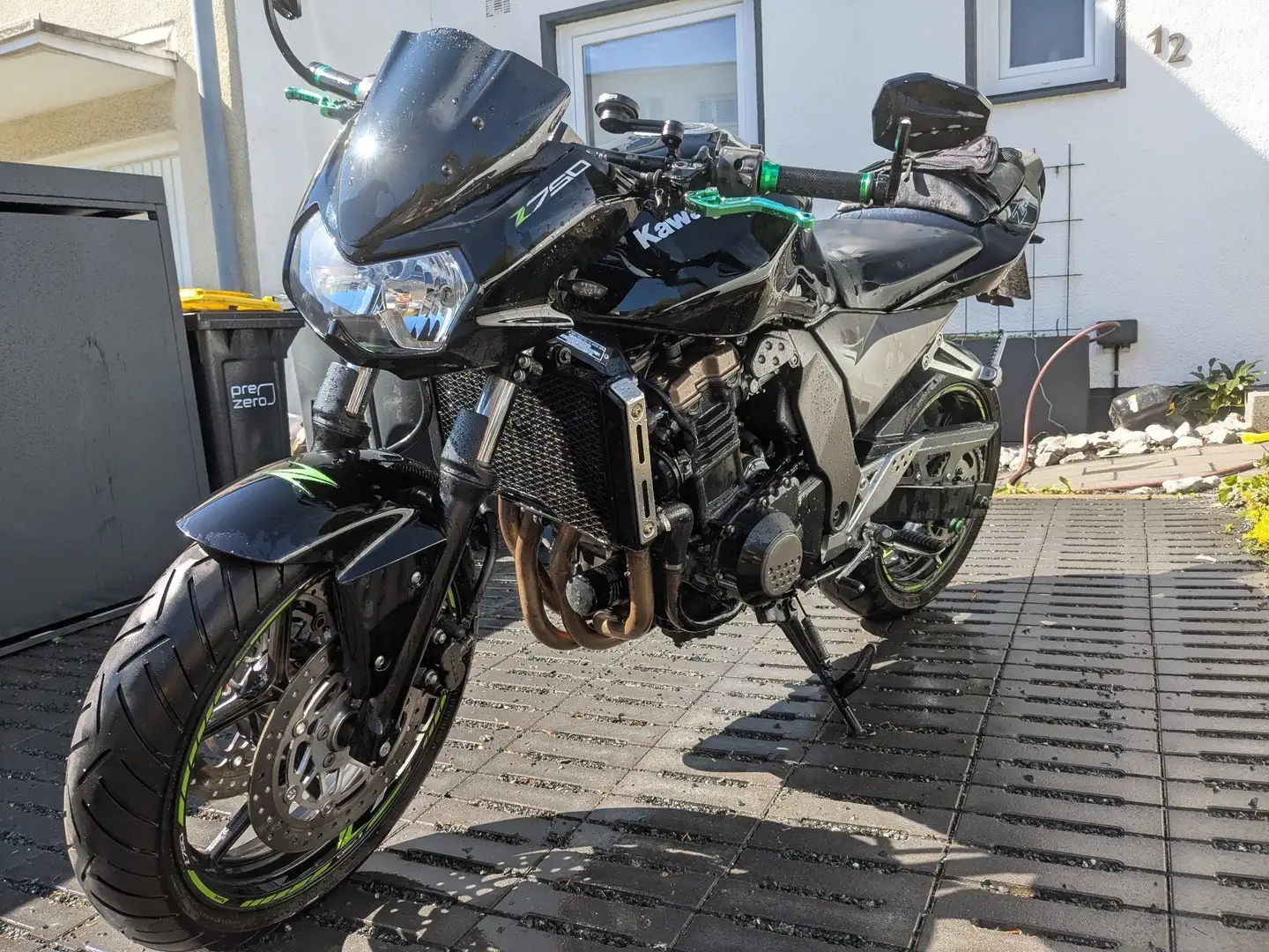 Kawasaki Z 750 Schwarz - 1