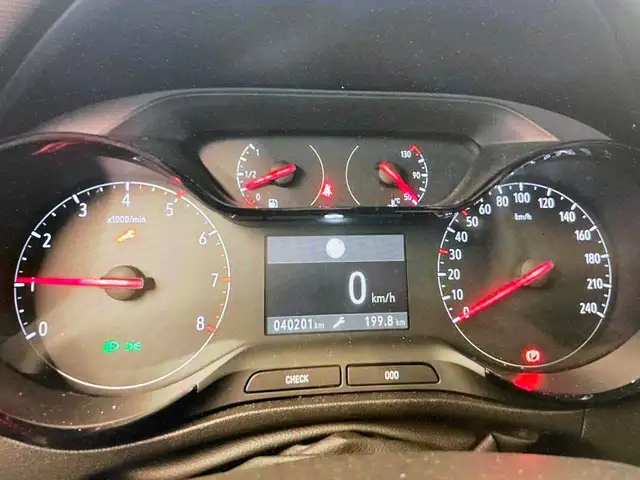 Opel Crossland view 3
