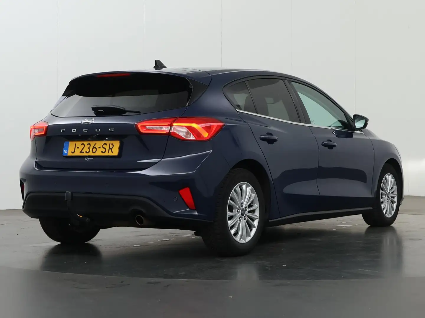 Ford Focus 1.0 EcoBoost Titanium X Business | Trekhaak | Wint Blauw - 2