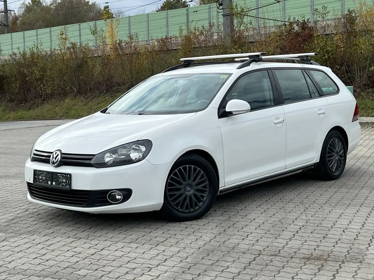 Volkswagen Golf Variant 1.6 TDI BlueMotion Klima Navi Tempomat Euro-5* Wit - 1