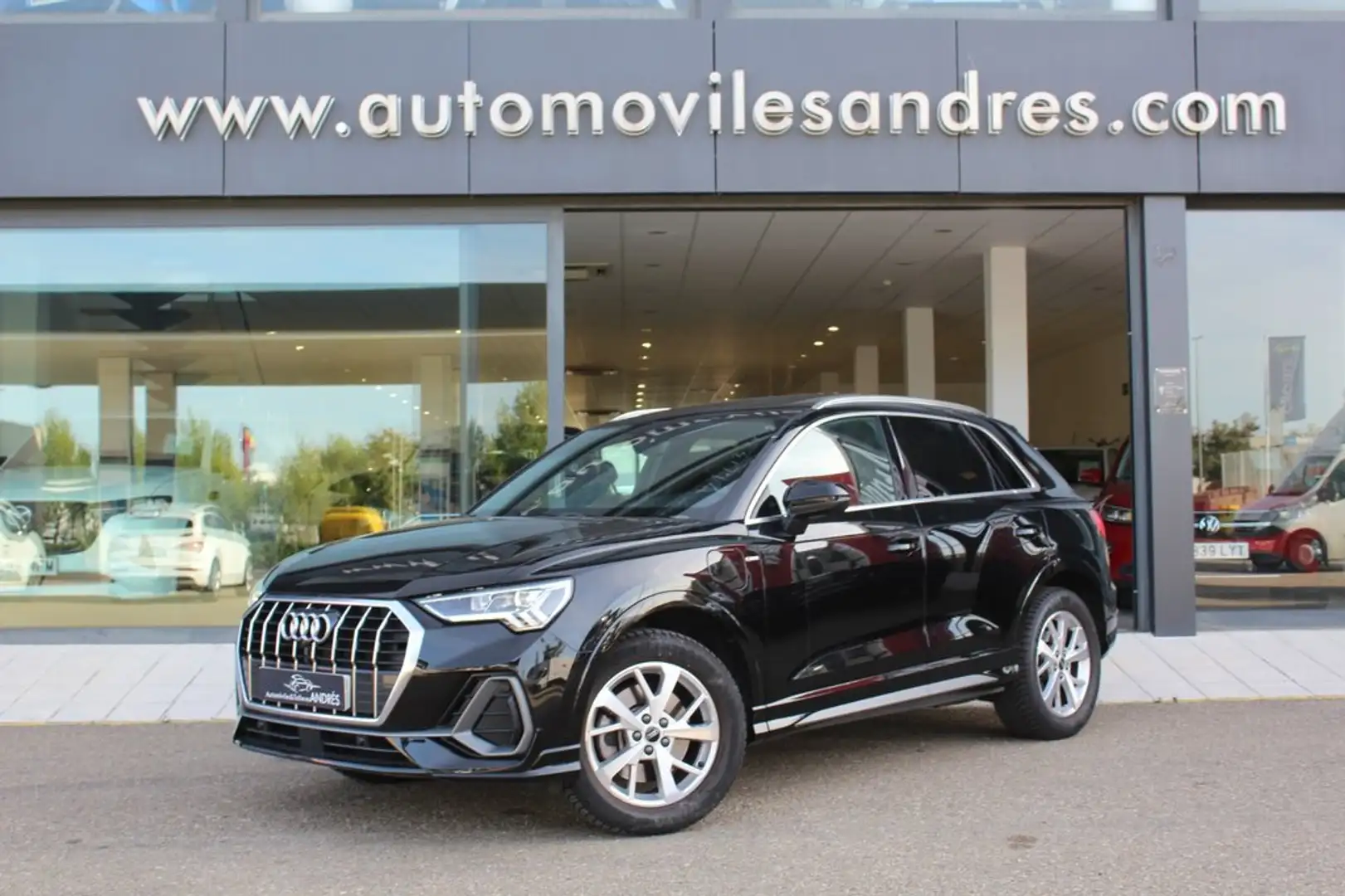 Audi Q3 45 TFSIe S line S-tronic Negro - 1