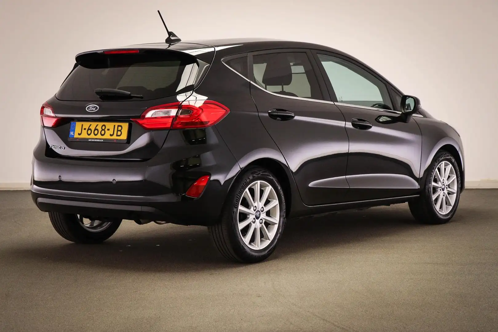 Ford Fiesta 1.0 EcoBoost Titanium | CLIMA | DAB | NAVI | 16" Zwart - 2