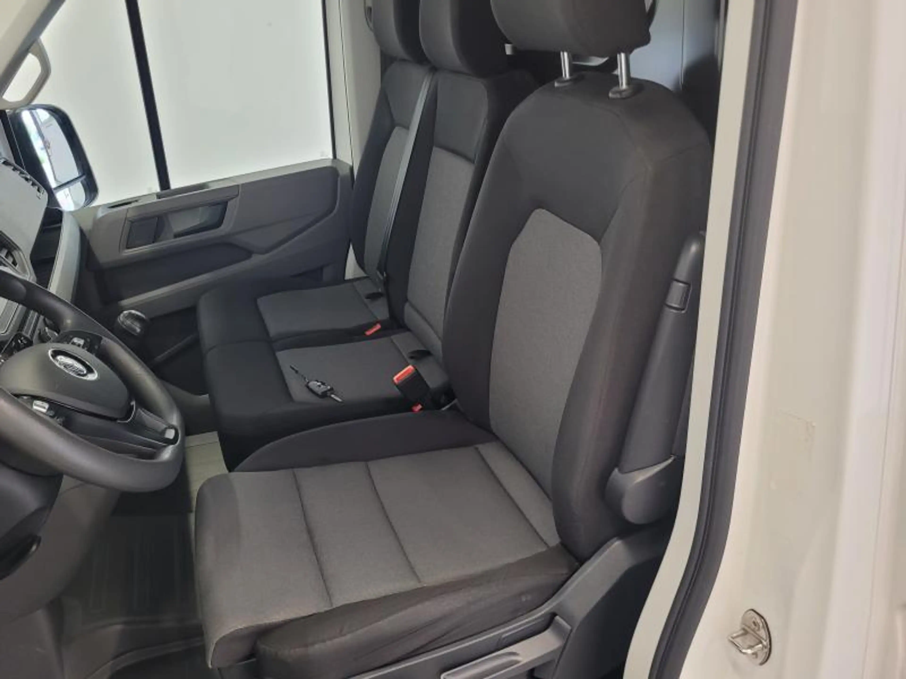 Volkswagen Crafter 20 D 140 pk L2H2 — photo 14