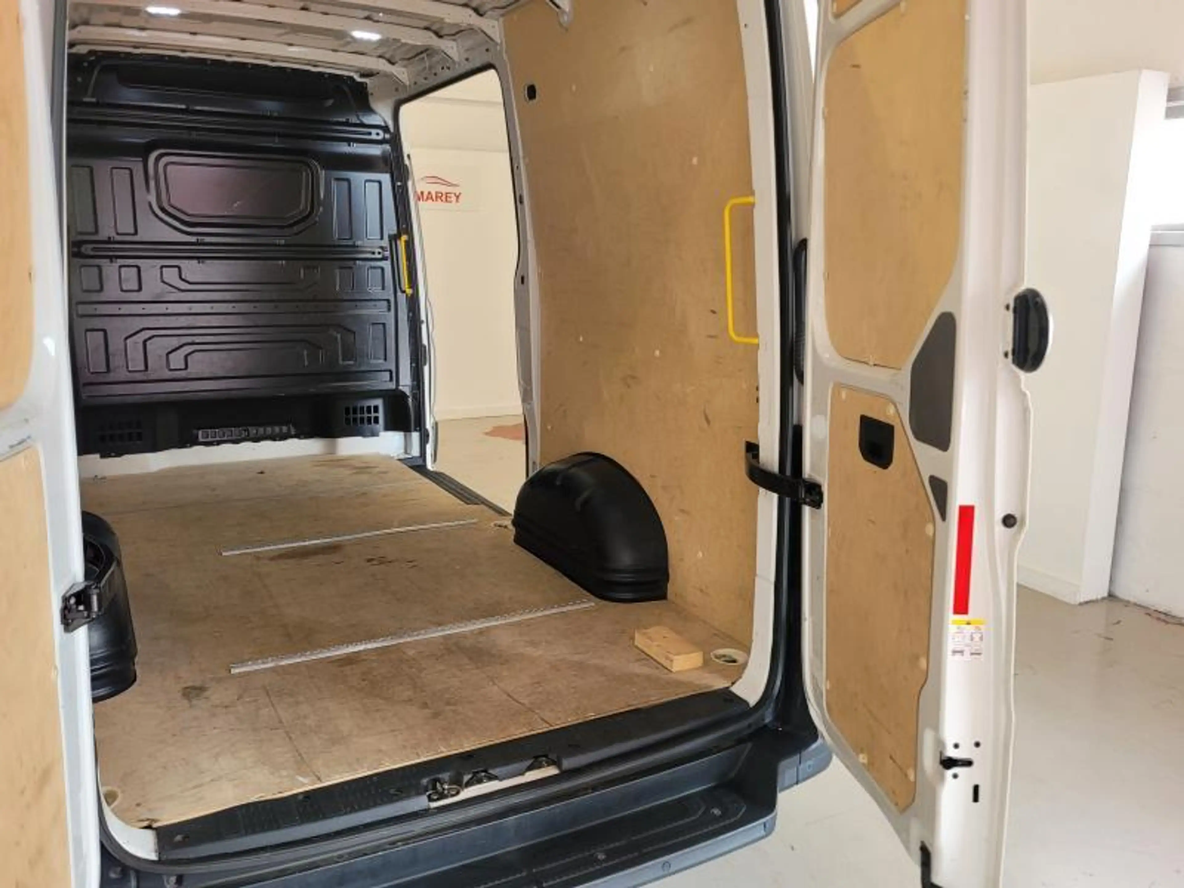 Volkswagen Crafter 20 D 140 pk L2H2 — photo 11