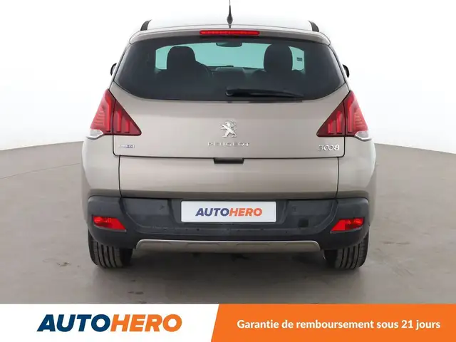 Peugeot 3008 view 5