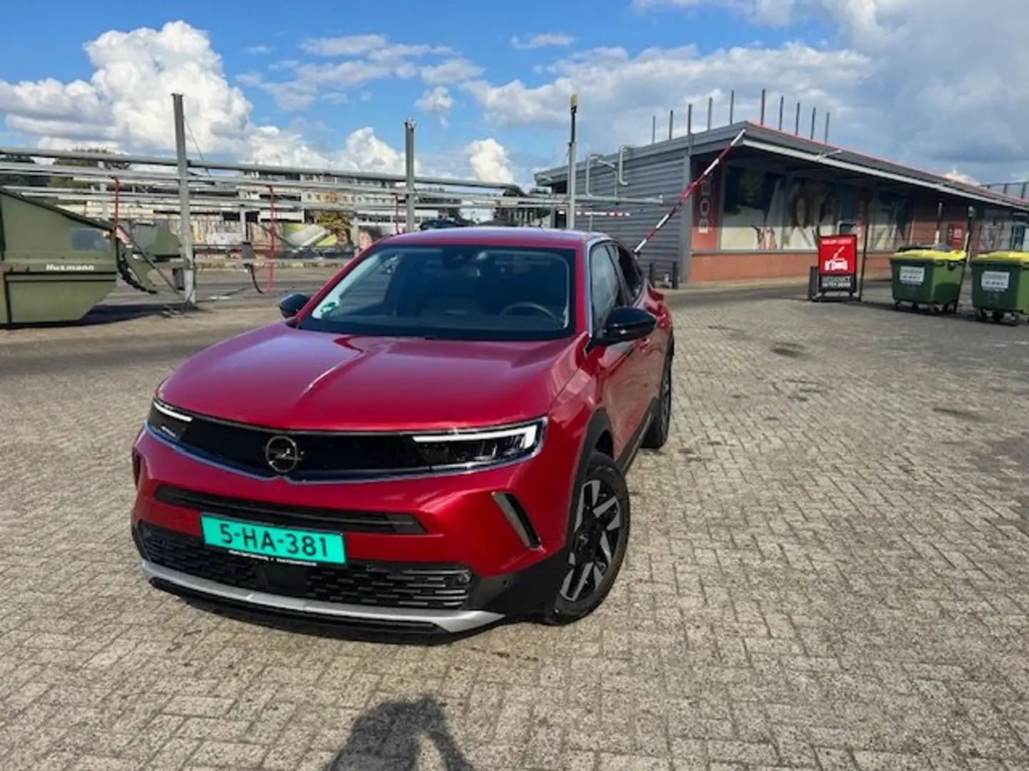 Opel Mokka prachtige Opel, als nieuw, zeer lage km/ Rood - 1