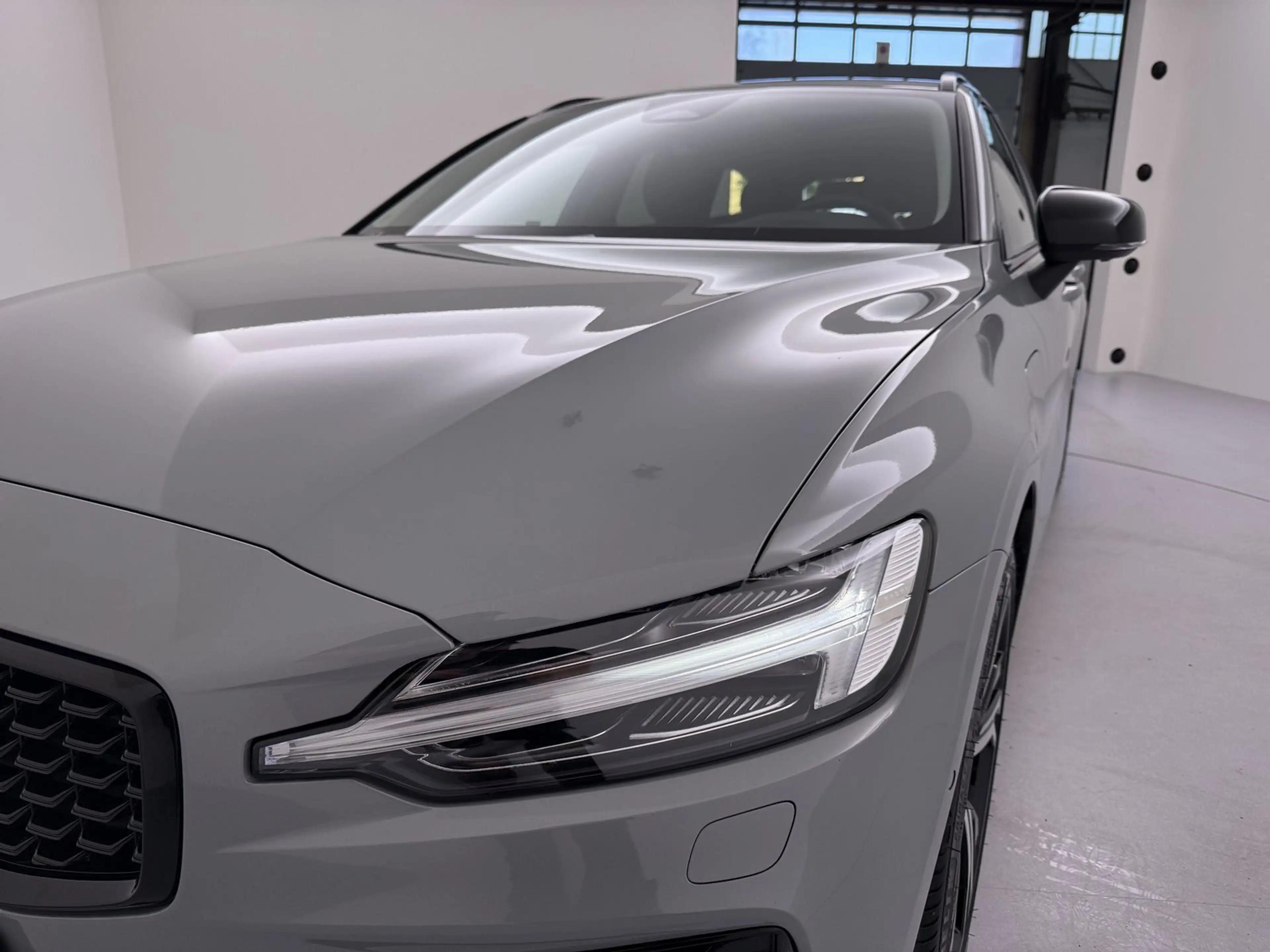 Volvo V60 T6 AWD Plus Dark AWD — photo 10