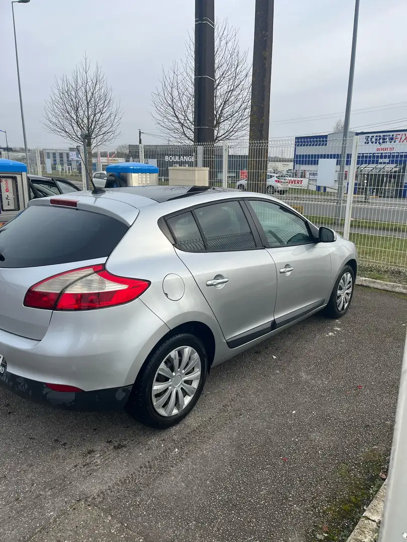 Renault Megane Mégane III 1.9 dCi 130 FAP Dynamique - 2