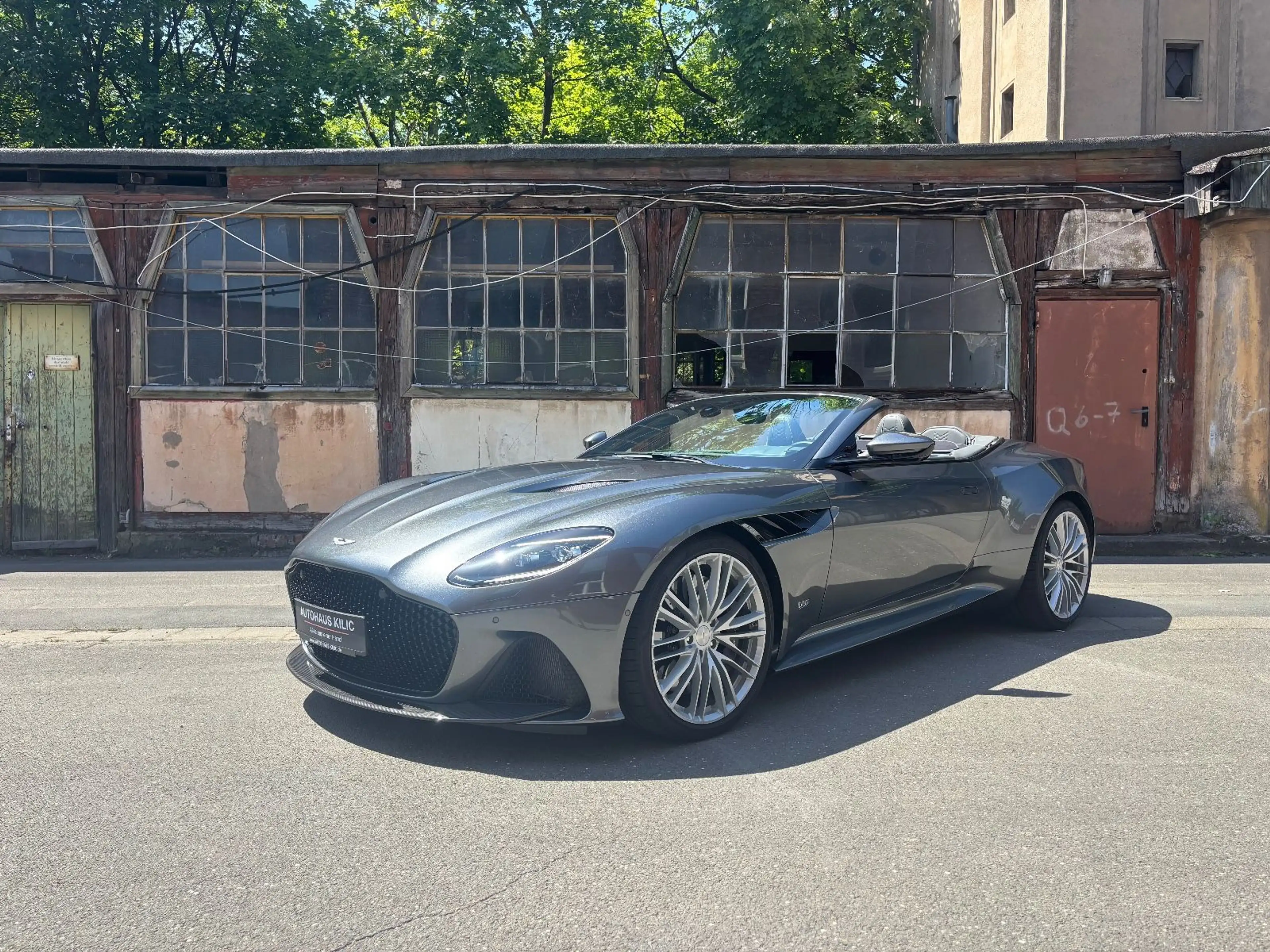 Aston Martin DBS 5.2 V12 Volante B&O BRD Carbon — photo 3