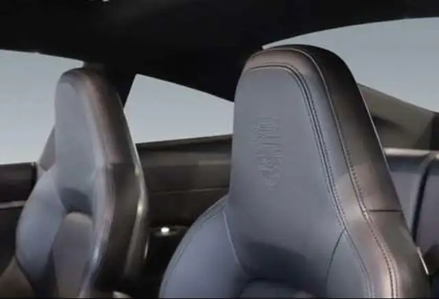 Porsche 911 view 9