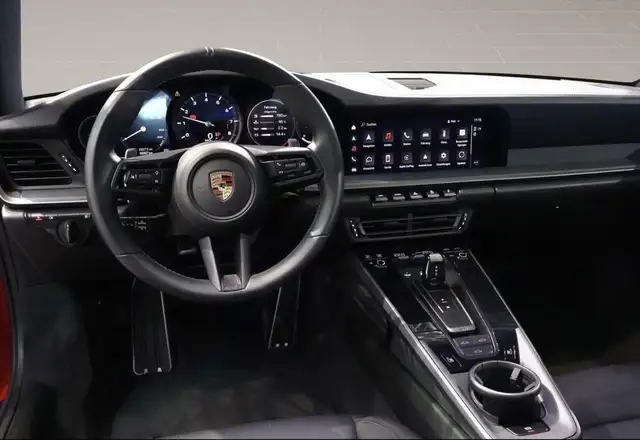 Porsche 911 view 6