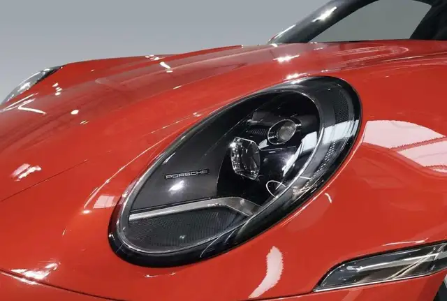 Porsche 911 view 13
