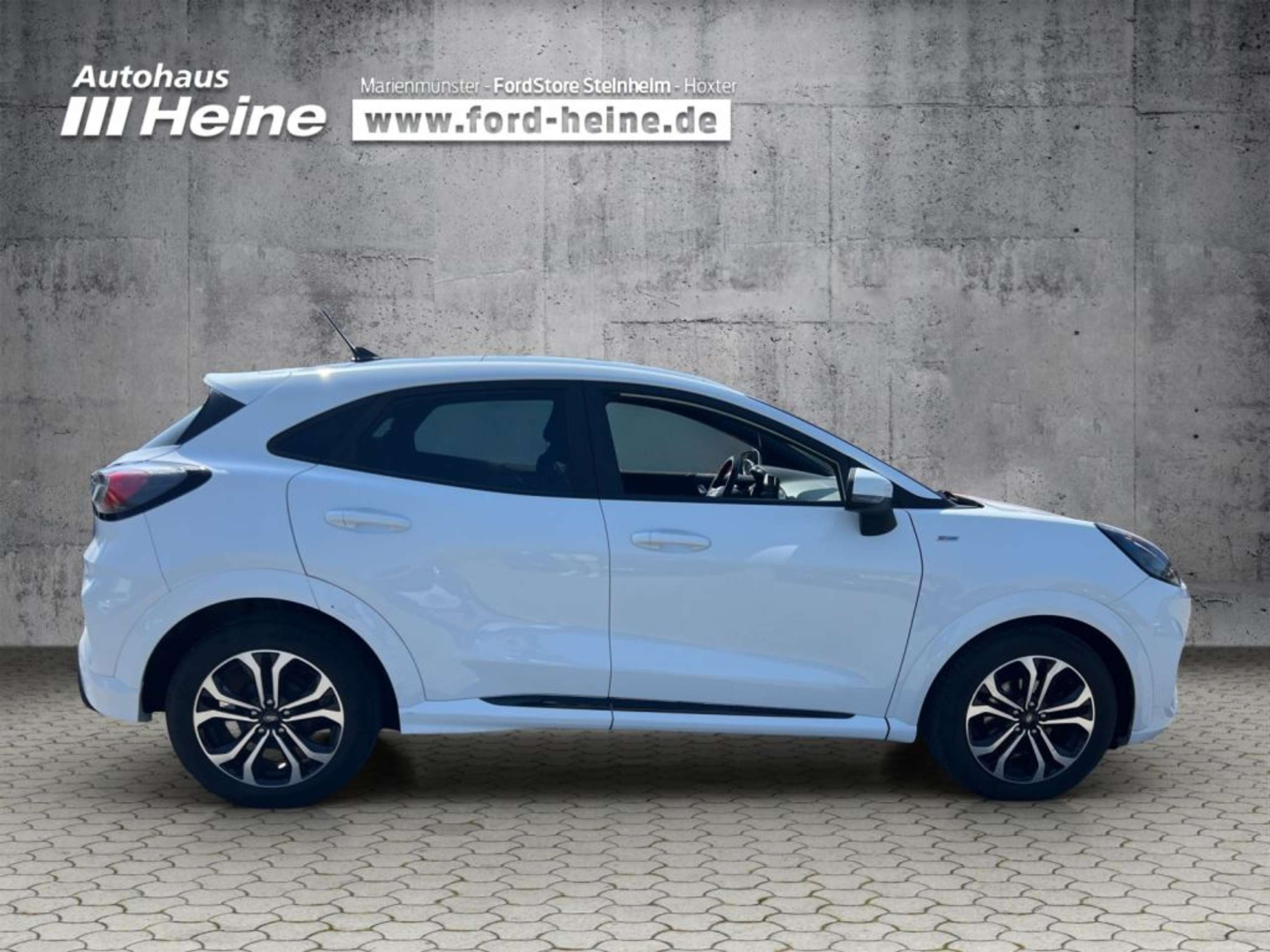 Fahrzeugabbildung Ford Puma 1.0 EcoBoost Hybrid Aut. ST-LINE - mit KI generiert/bearbeitet