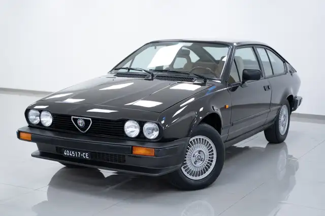 Alfa Romeo Alfetta GTV 2.0 KM CERTIFICATI UNICO PROPRIETARIO 44.000KM