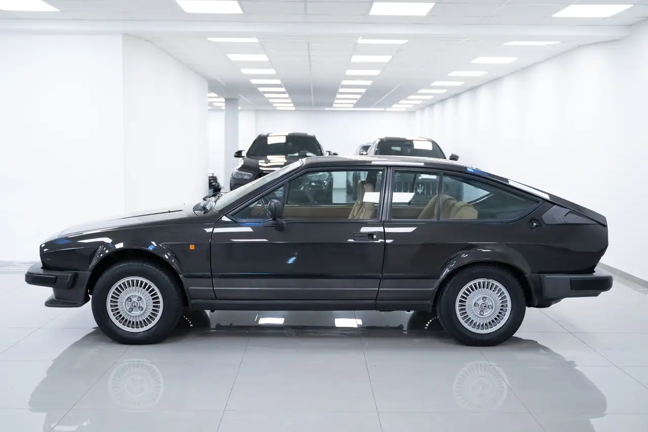 Alfa Romeo Alfetta GTV 2.0 KM CERTIFICATI UNICO PROPRIETARIO 44.000KM, foto 3