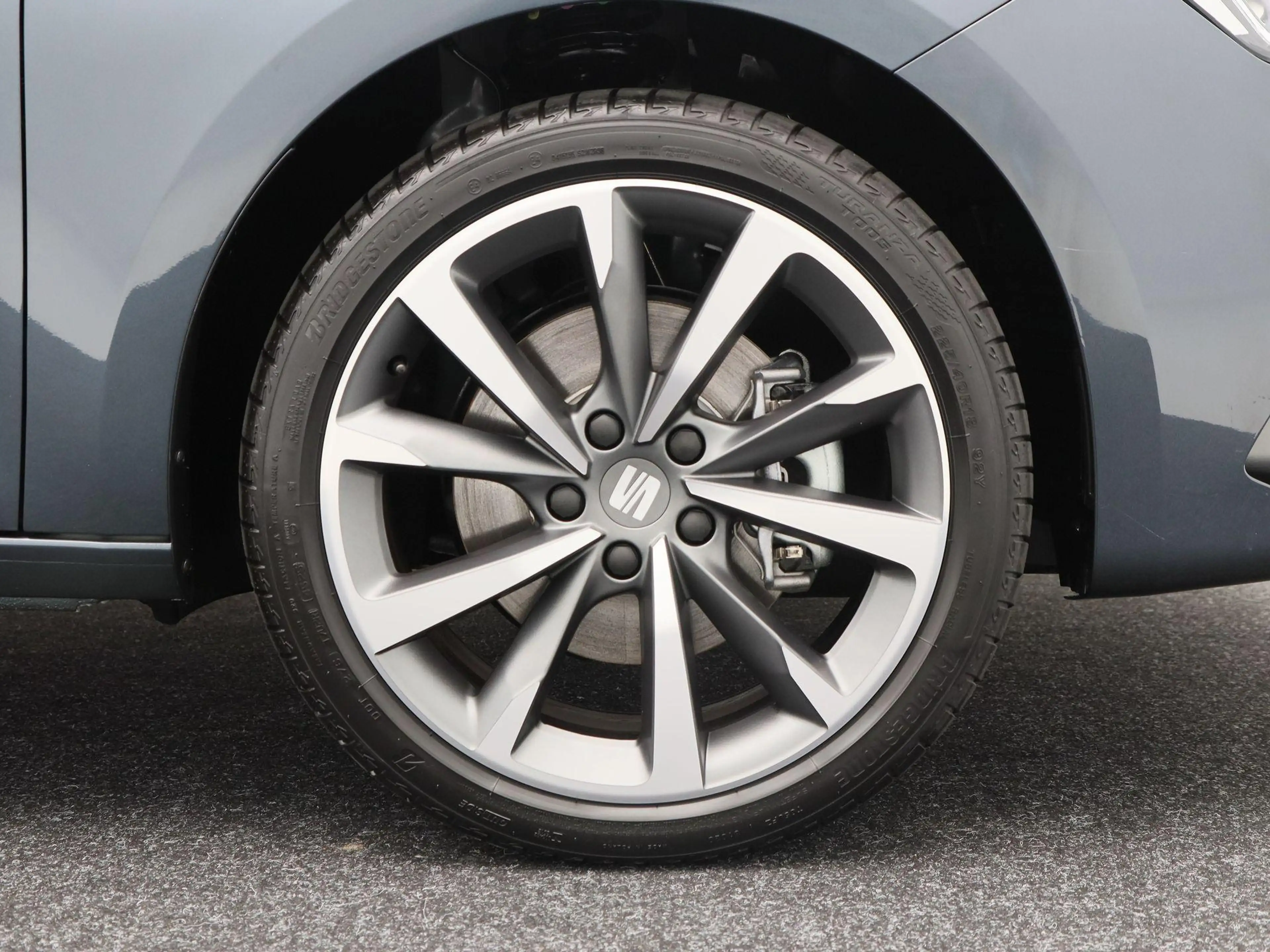 SEAT Leon e-Hybrid Sportstourer FR Business 1.5 TSI eHybrid PHEV 204 — photo 11