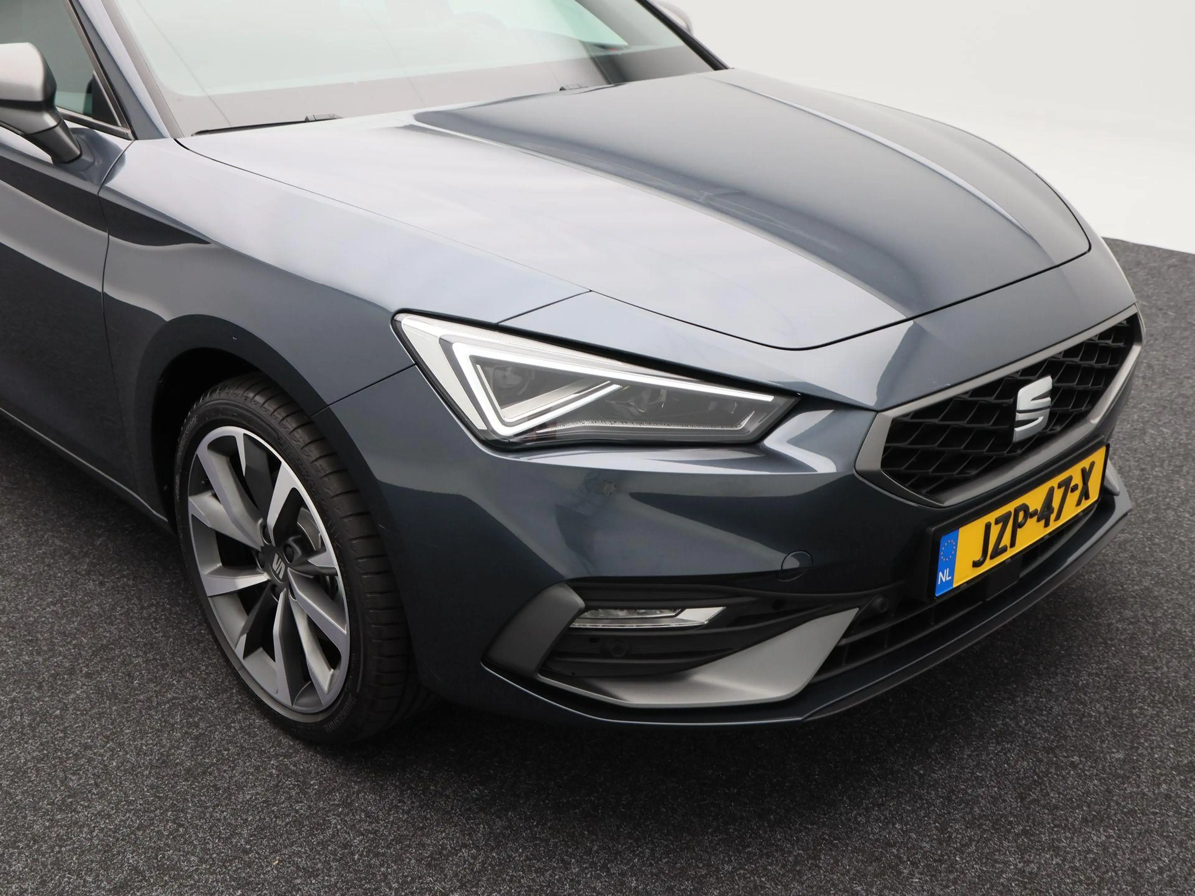 SEAT Leon e-Hybrid Sportstourer FR Business 1.5 TSI eHybrid PHEV 204 — photo 10