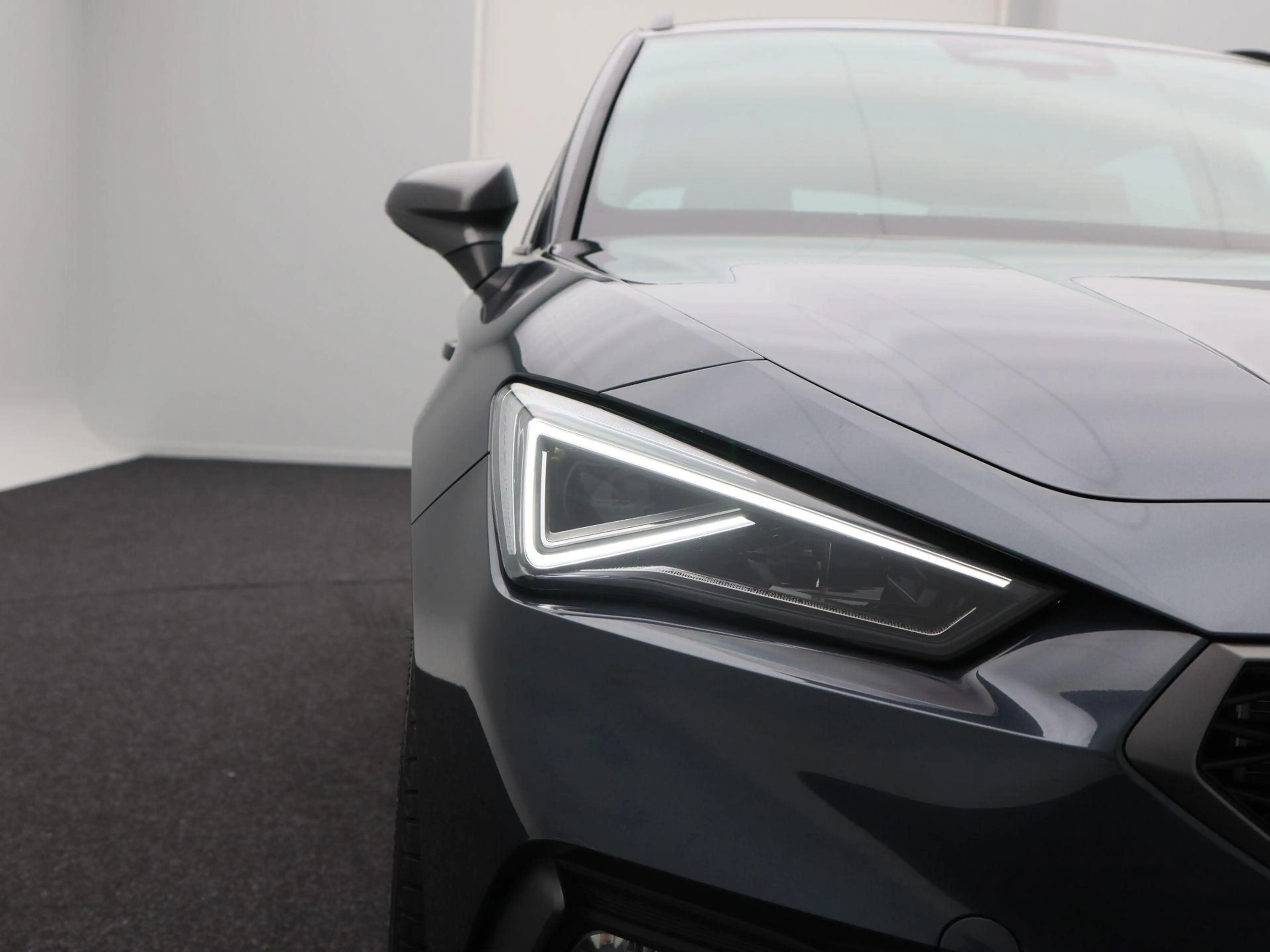 SEAT Leon e-Hybrid Sportstourer FR Business 1.5 TSI eHybrid PHEV 204 — photo 8