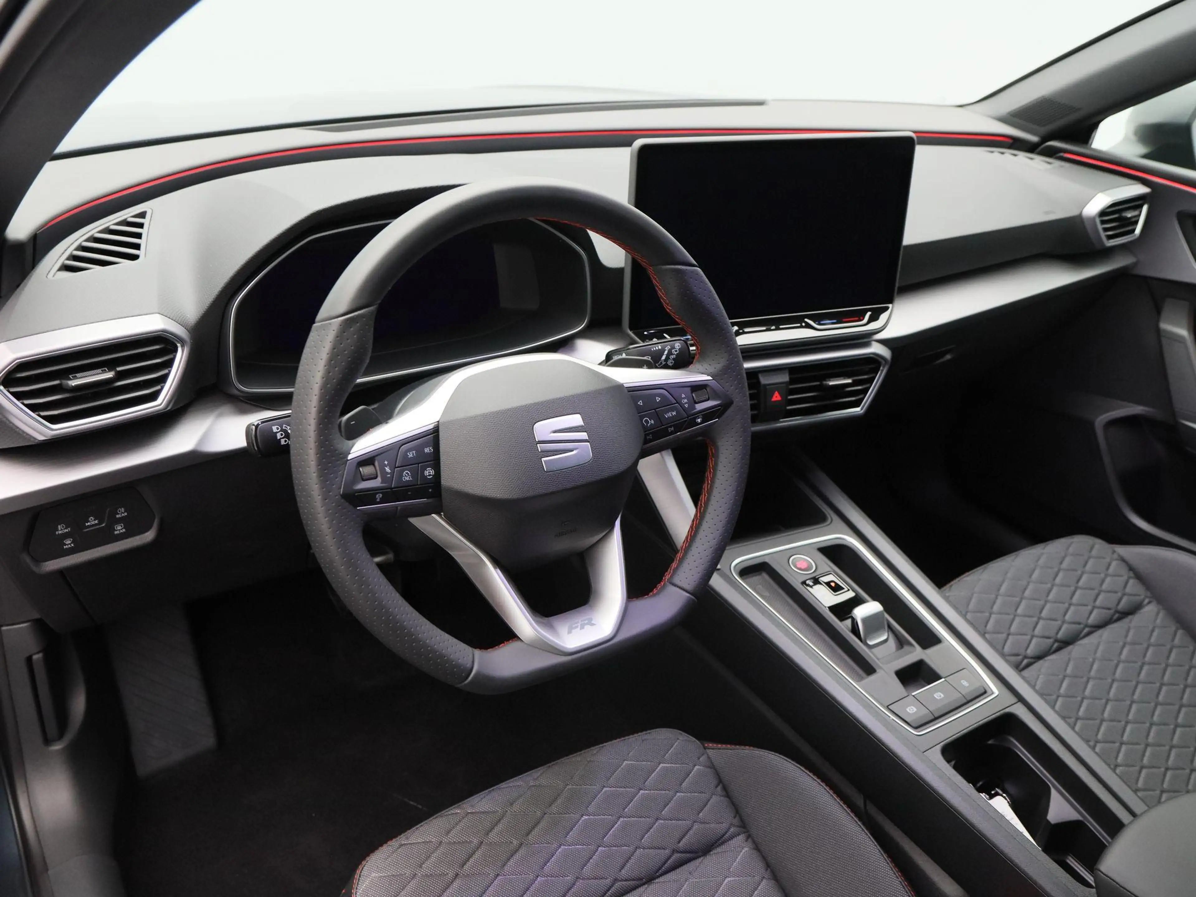 SEAT Leon e-Hybrid Sportstourer FR Business 1.5 TSI eHybrid PHEV 204 — photo 3