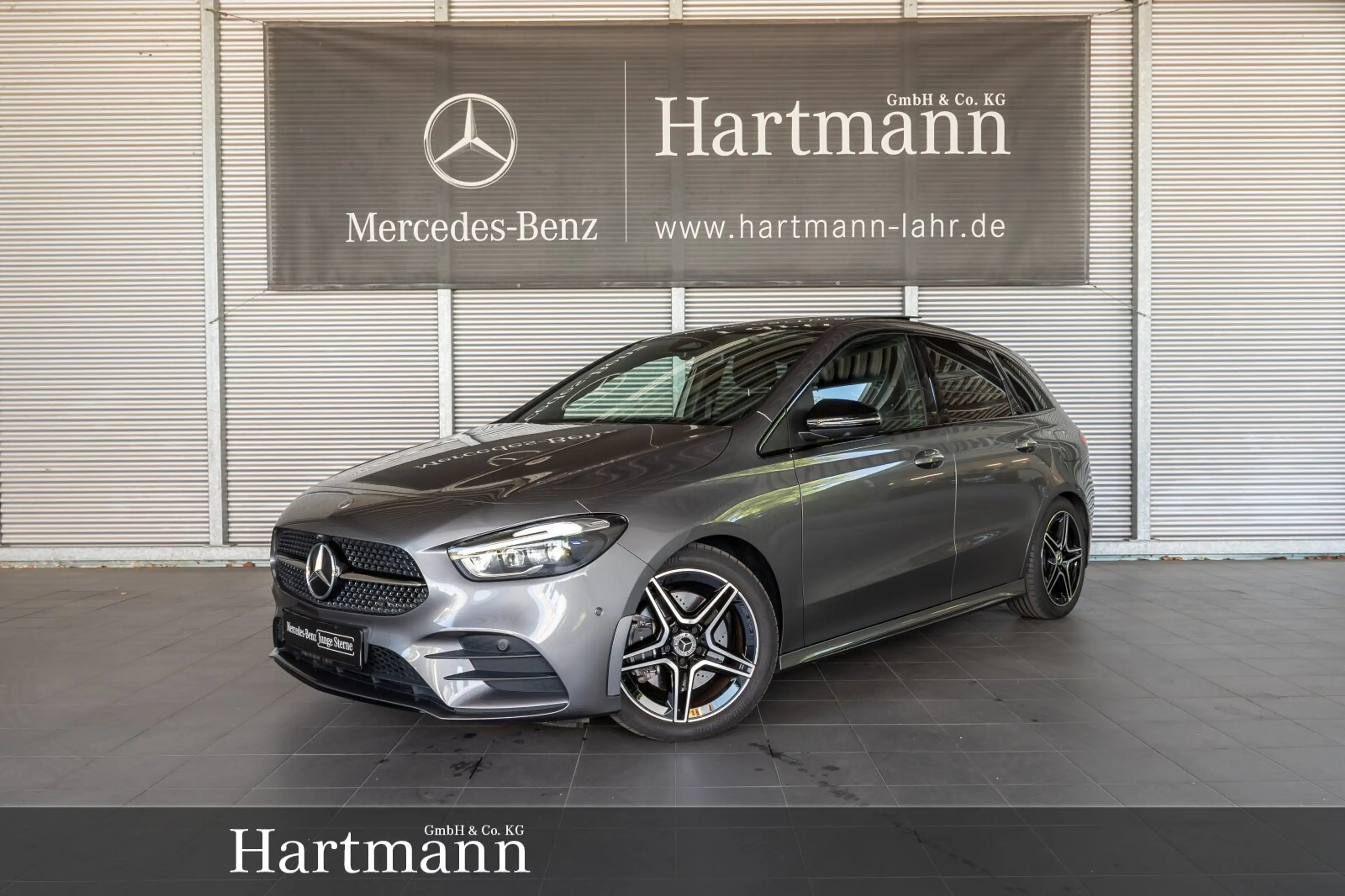 Mercedes-Benz B 220 B 220 4MATIC AMG Premium Panorama Multibeam AHK