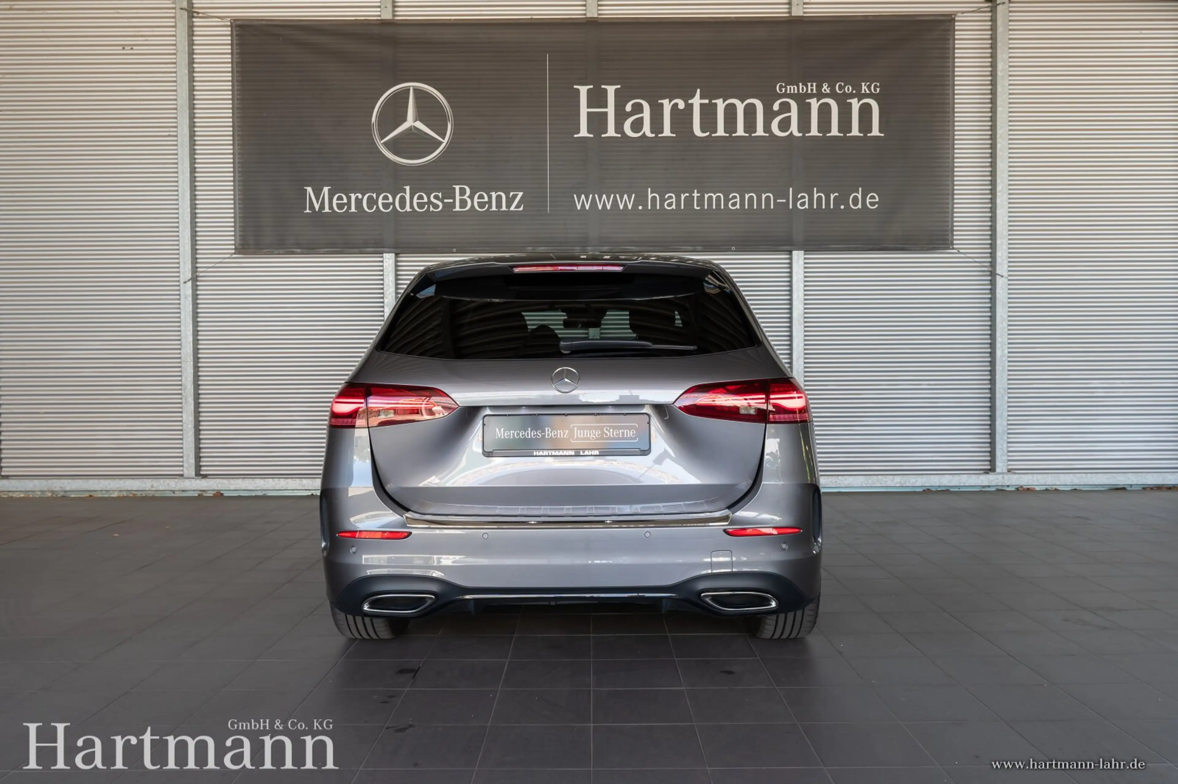 Mercedes-Benz B 220 B 220 4MATIC AMG Premium Panorama Multibeam AHK — photo 4
