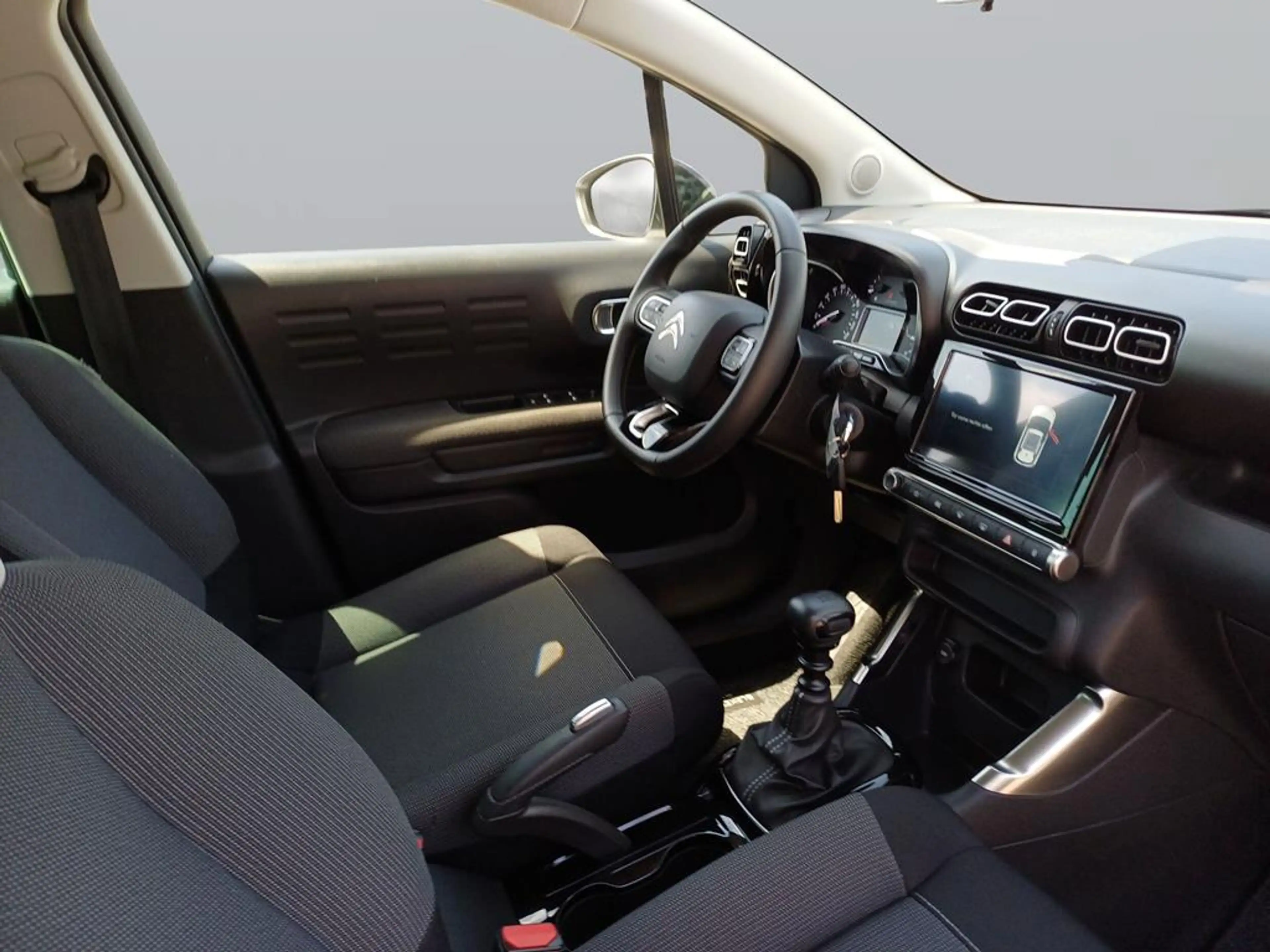 Citroen C3 Aircross PureTech 110 S&S Shine — photo 10
