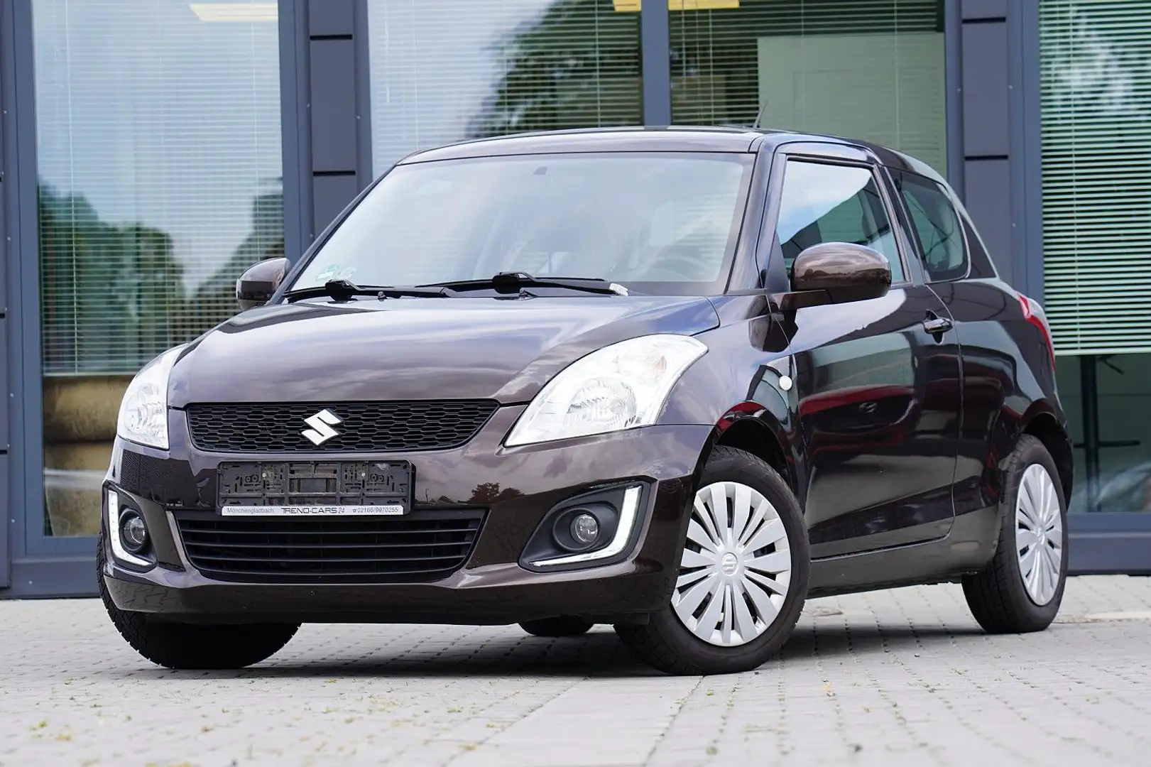 Suzuki Swift Club *MIT 2 JAHREN GARANTIE* Braun - 1