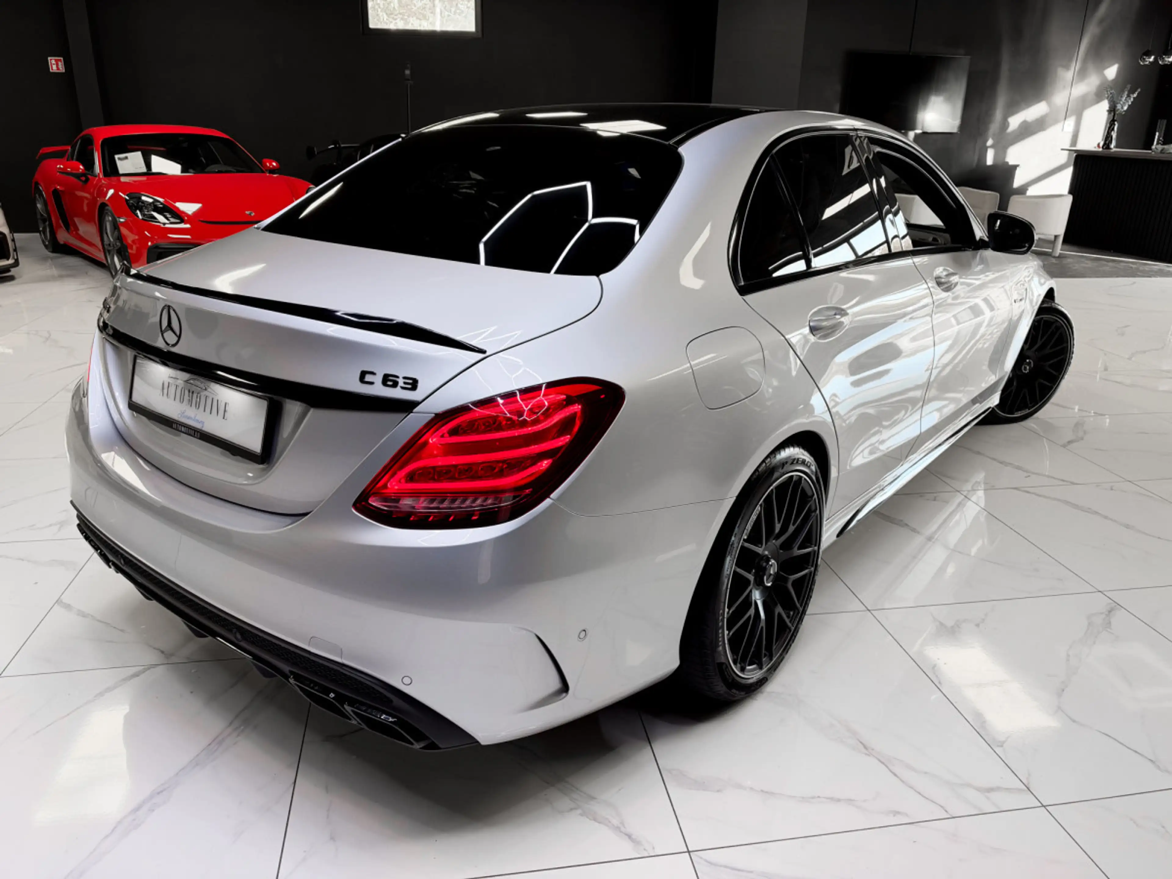 Mercedes-Benz C 63 AMG V8 / FULL SERVICE / BURMESTER / 360 / PANO — photo 9