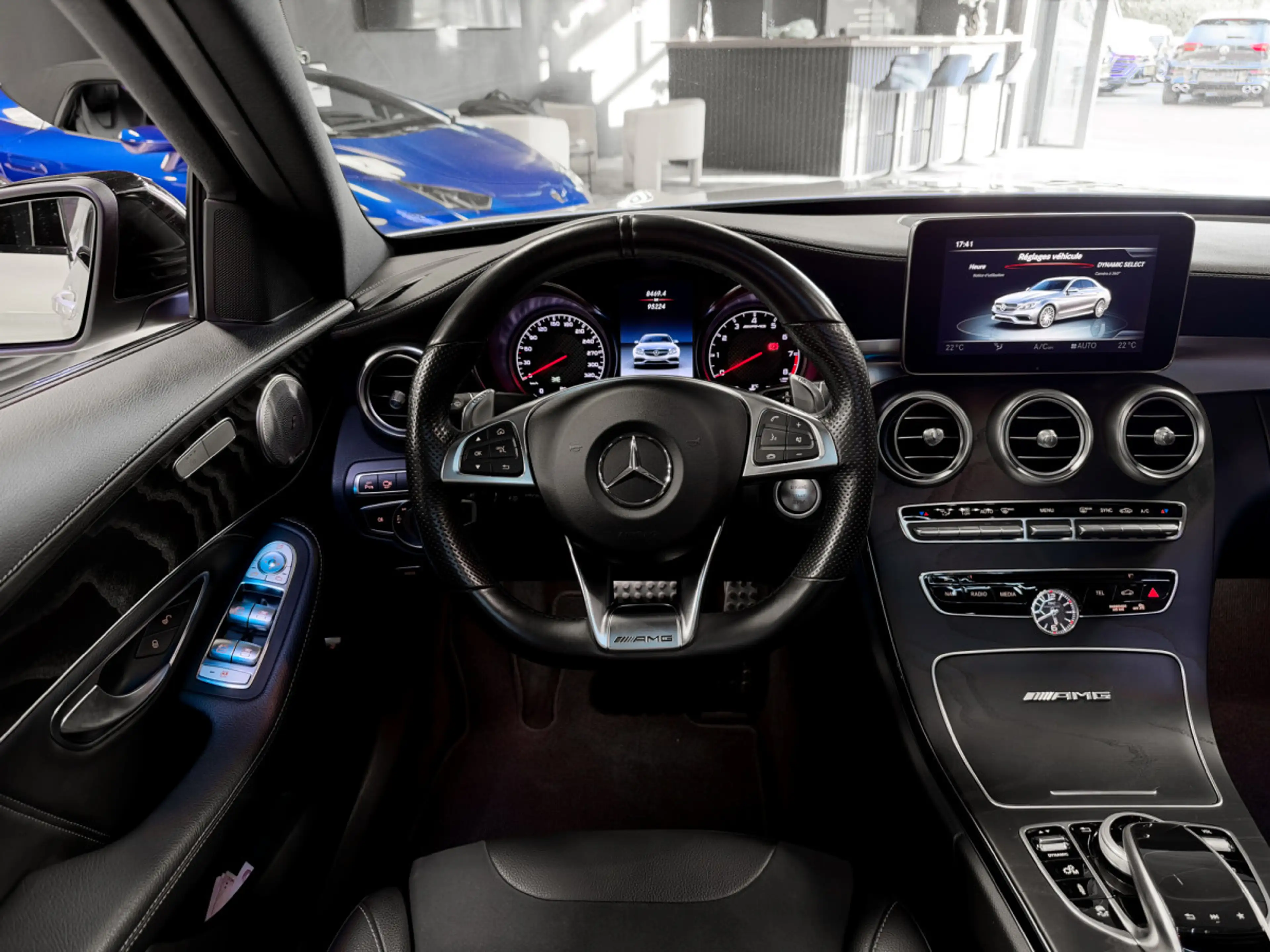 Mercedes-Benz C 63 AMG V8 / FULL SERVICE / BURMESTER / 360 / PANO — photo 15