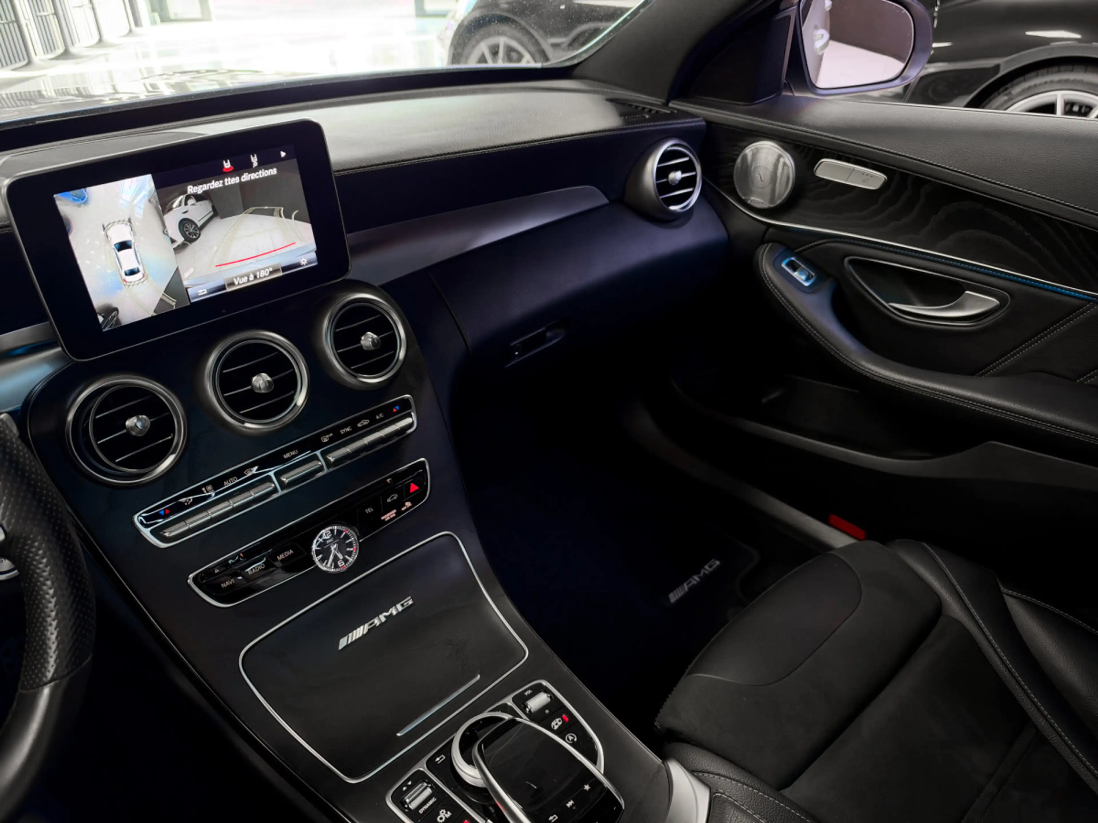 Mercedes-Benz C 63 AMG V8 / FULL SERVICE / BURMESTER / 360 / PANO — photo 12