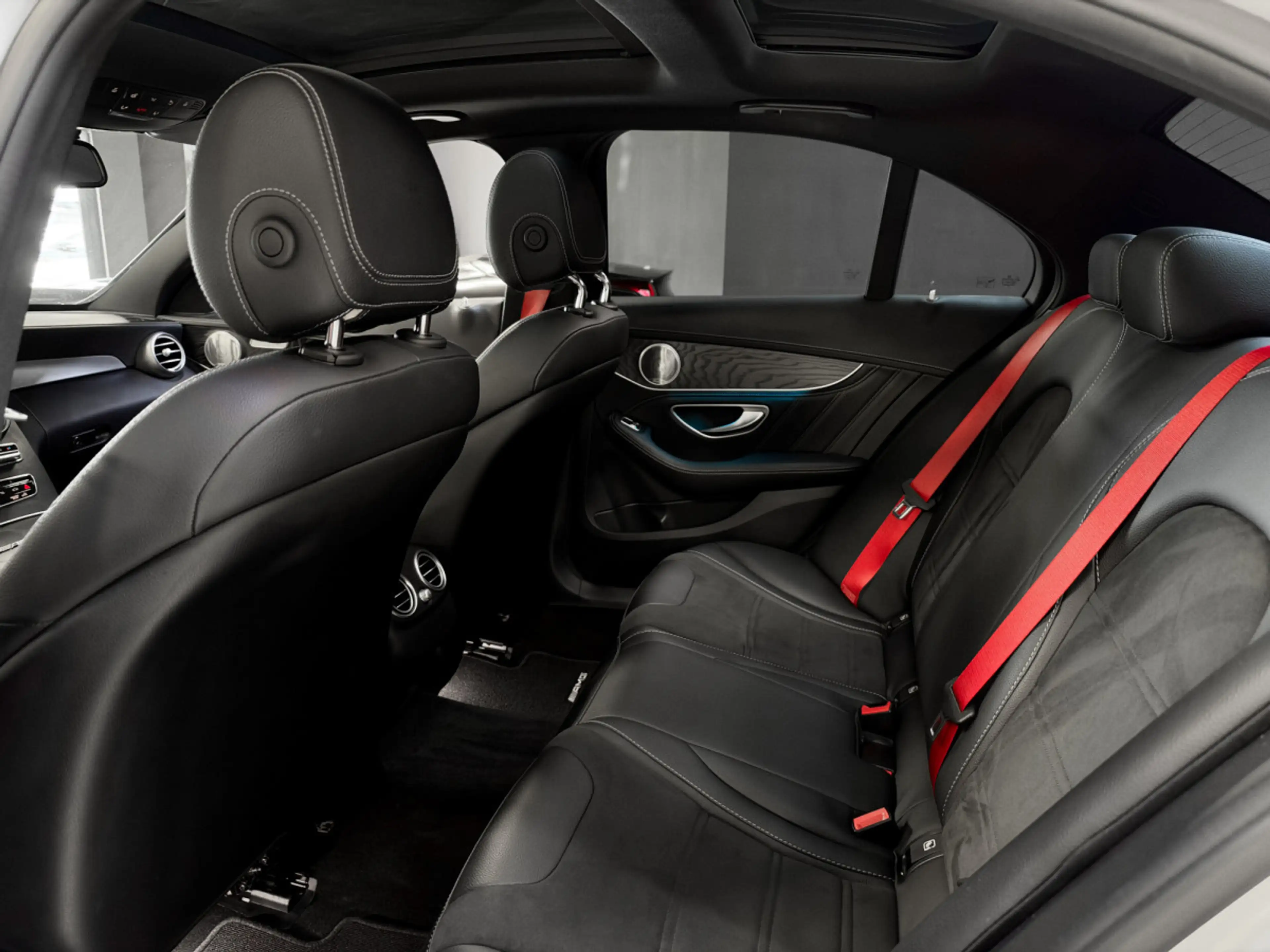 Mercedes-Benz C 63 AMG V8 / FULL SERVICE / BURMESTER / 360 / PANO — photo 14